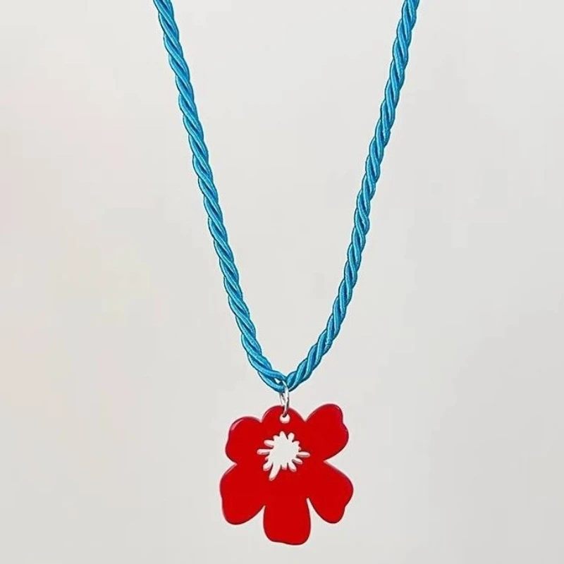 New Summer Fresh Sweet Colorful Flower Petal Acrylic Pendant Necklace for Women Boho Vacation Style Weave Rope Party Jewelry