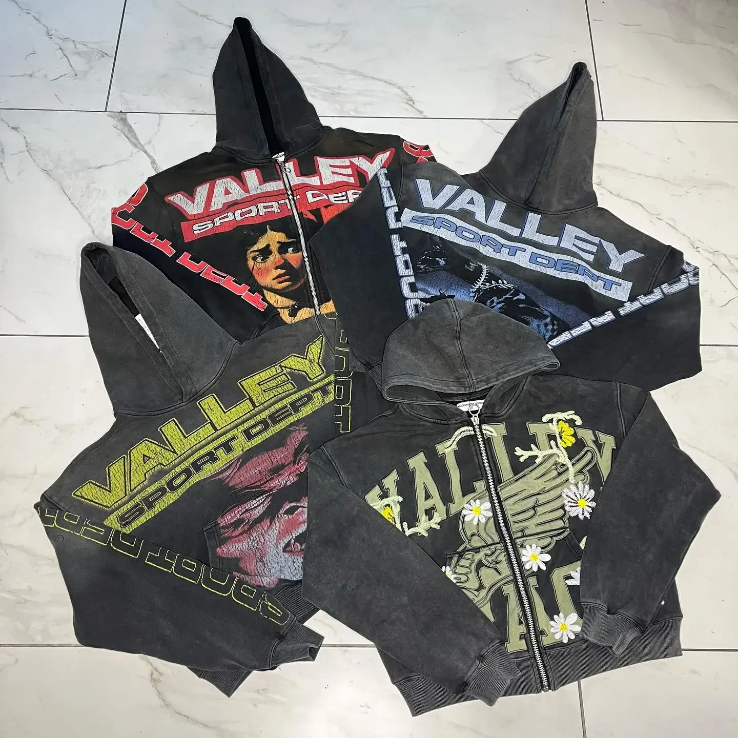 سترة بغطاء للرأس مطبوعة بنمط حروف بسحاب أمريكي Y2K ملابس رياضية للشارع كاجوال ريترو سوبر داليان هوديي ملابس رياضية للرجال