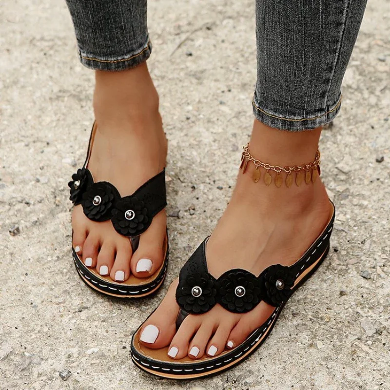 Zapatos de verano con punta de clip, zapatillas para mujer, sandalias de plataforma con tres flores dulces, chanclas informales suaves para mujer