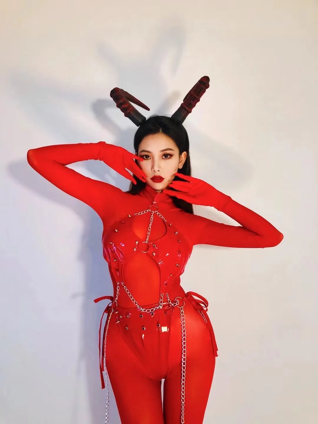 

Nightclub bar red chain hell Duke willow nail suit gogo performance clothes female DJ nightclub partygirl performance clothes