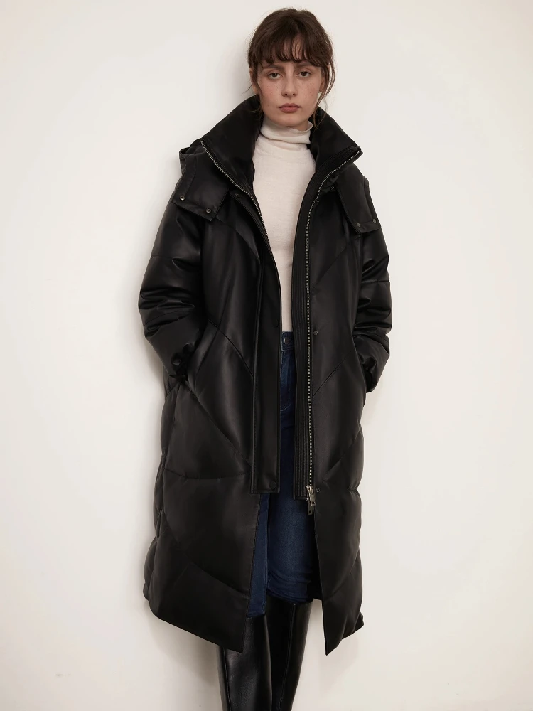 Piumino invernale lungo in vera pelle con cappuccio per donna 2025 Nuovo piumino d'anatra bianco di fascia alta semplice morbido nero in vera pelle di pecora