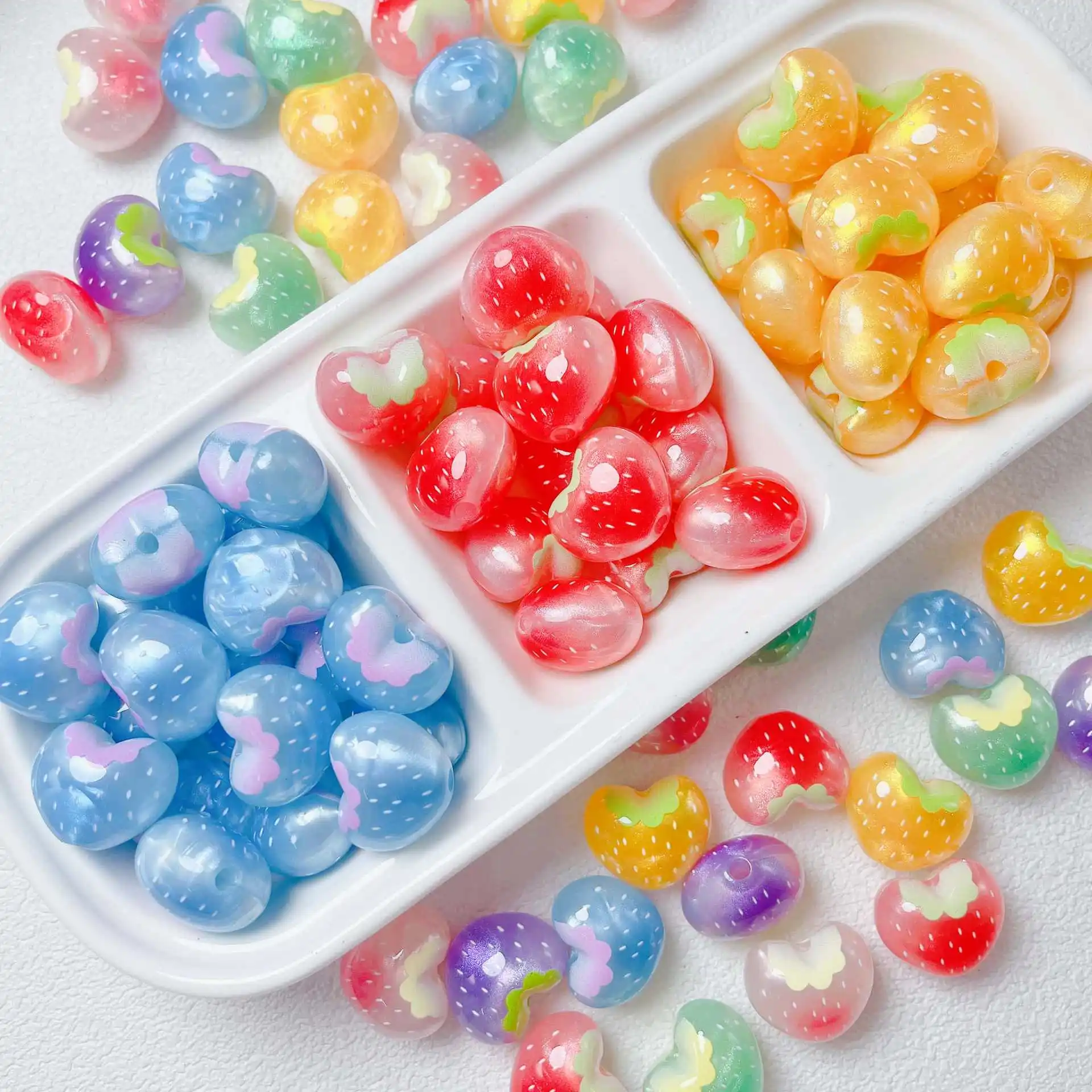 Color Matching Smudged Strawberry With Holes Loose Beads Accessories Mobile Phone Chain Keychain Pen DIY Jewelry Accessories