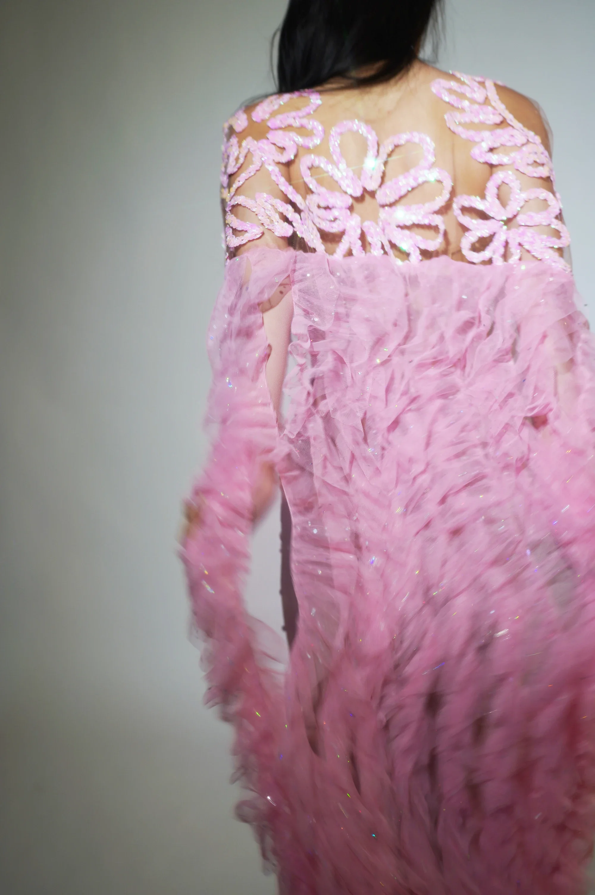 Vestido transparente para fiesta de graduación, celebración de cumpleaños, disfraz de cantante, ropa de escenario, vestido largo Sexy con volantes y lentejuelas para mujer