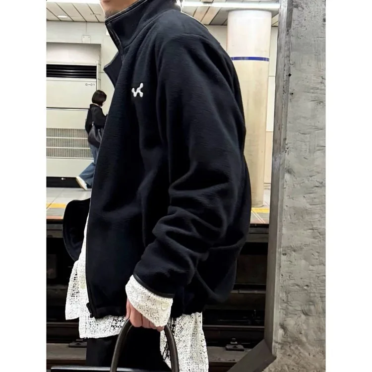 

Vujade x cmmawear joint embroidered leather hemming black fleece stand-up jacket