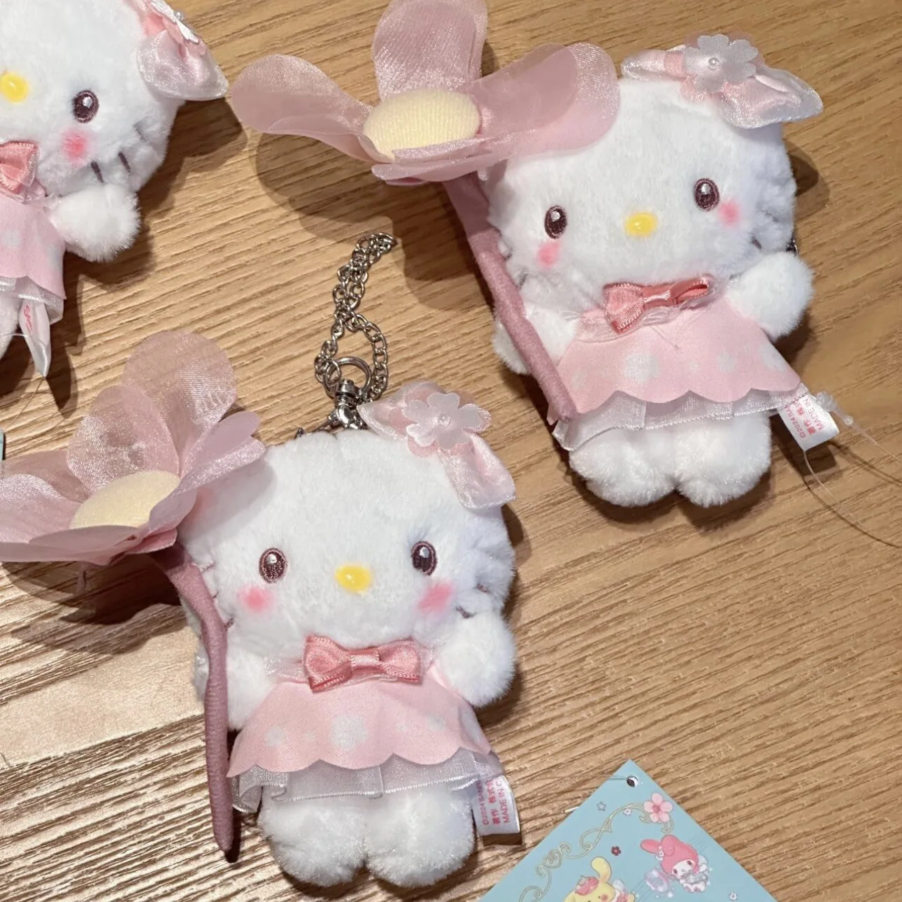 絶妙な弓型ハローキティぬいぐるみDIYバッグペンダント漫画かわいいハローキティ人形キーホルダーバックパックデコレーションアクセサリー