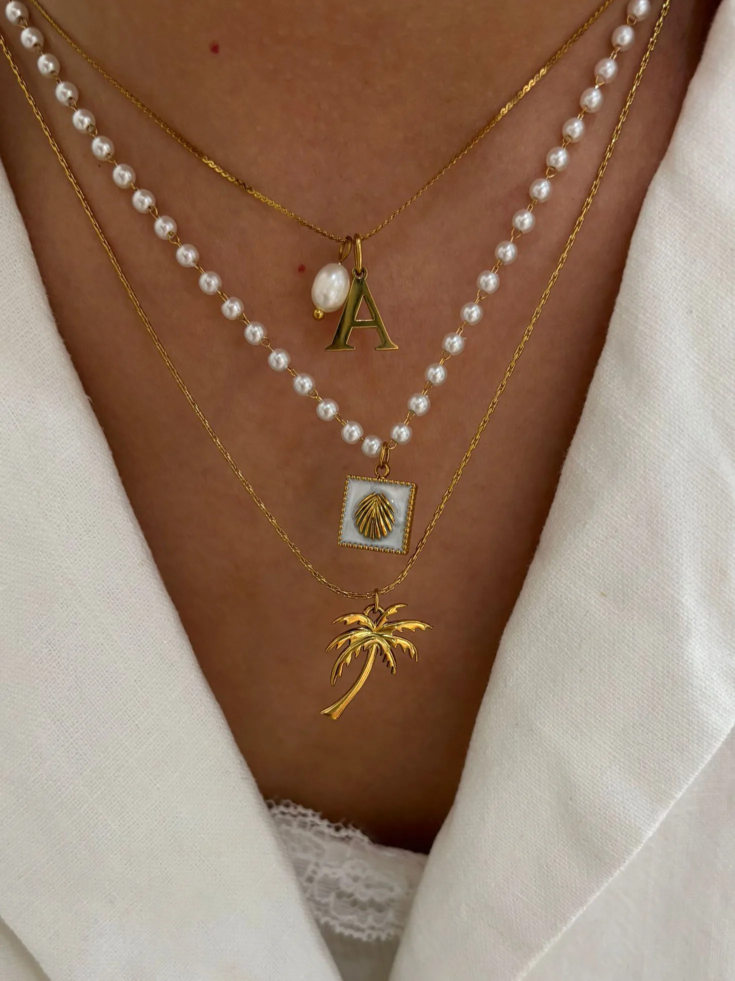 Peri'sbox Anti-Tarnish 18K Gold Plated Coconut Tree Letter Enamel Shell Pearl Pendant Necklace for Women Fashion Holiday Jewelry view 3