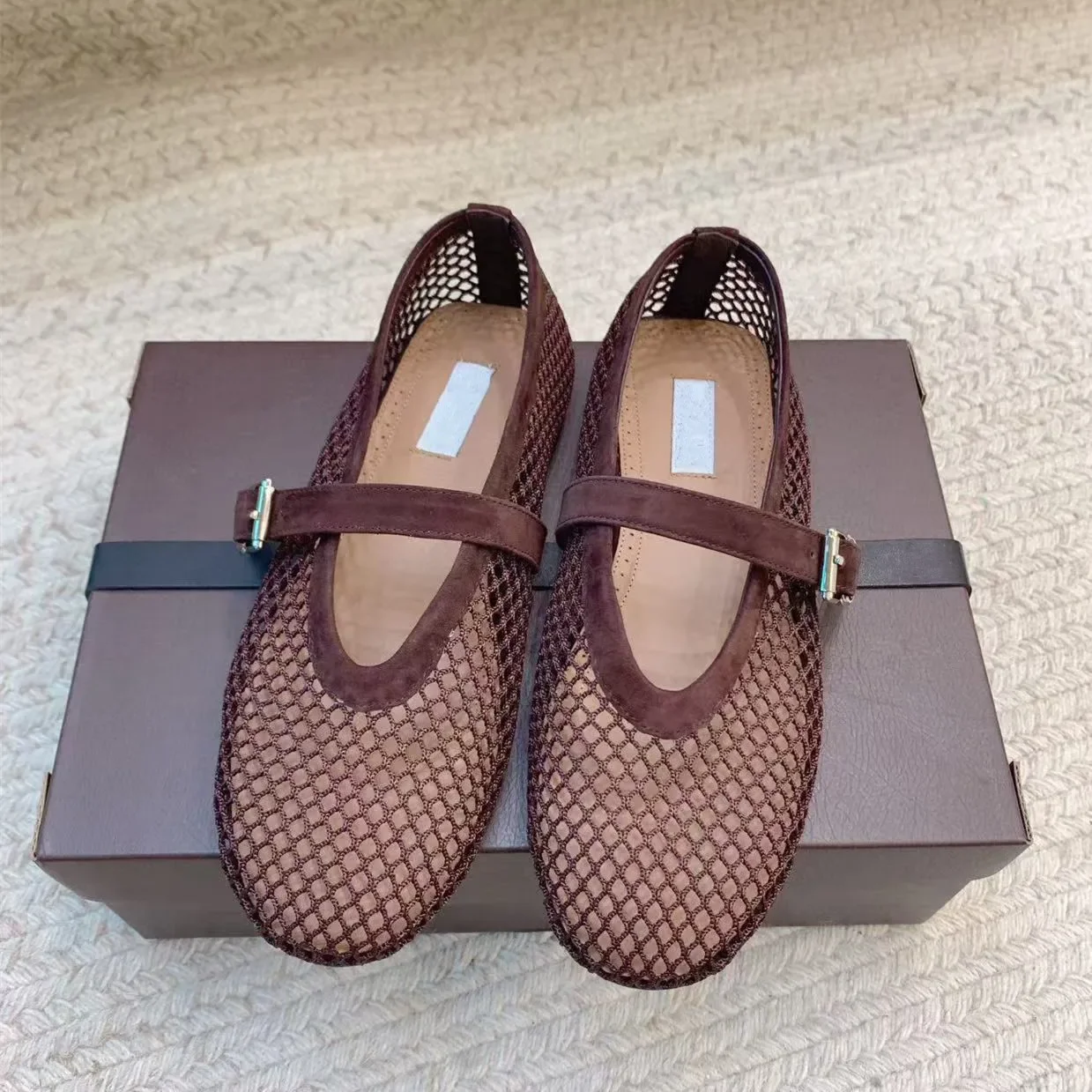 2025 Primavera/Novedad de verano Sandalias planas huecas de malla para mujer Mary Jane Ballet zapatos de noche de suela blanda con faldas zapatos individuales