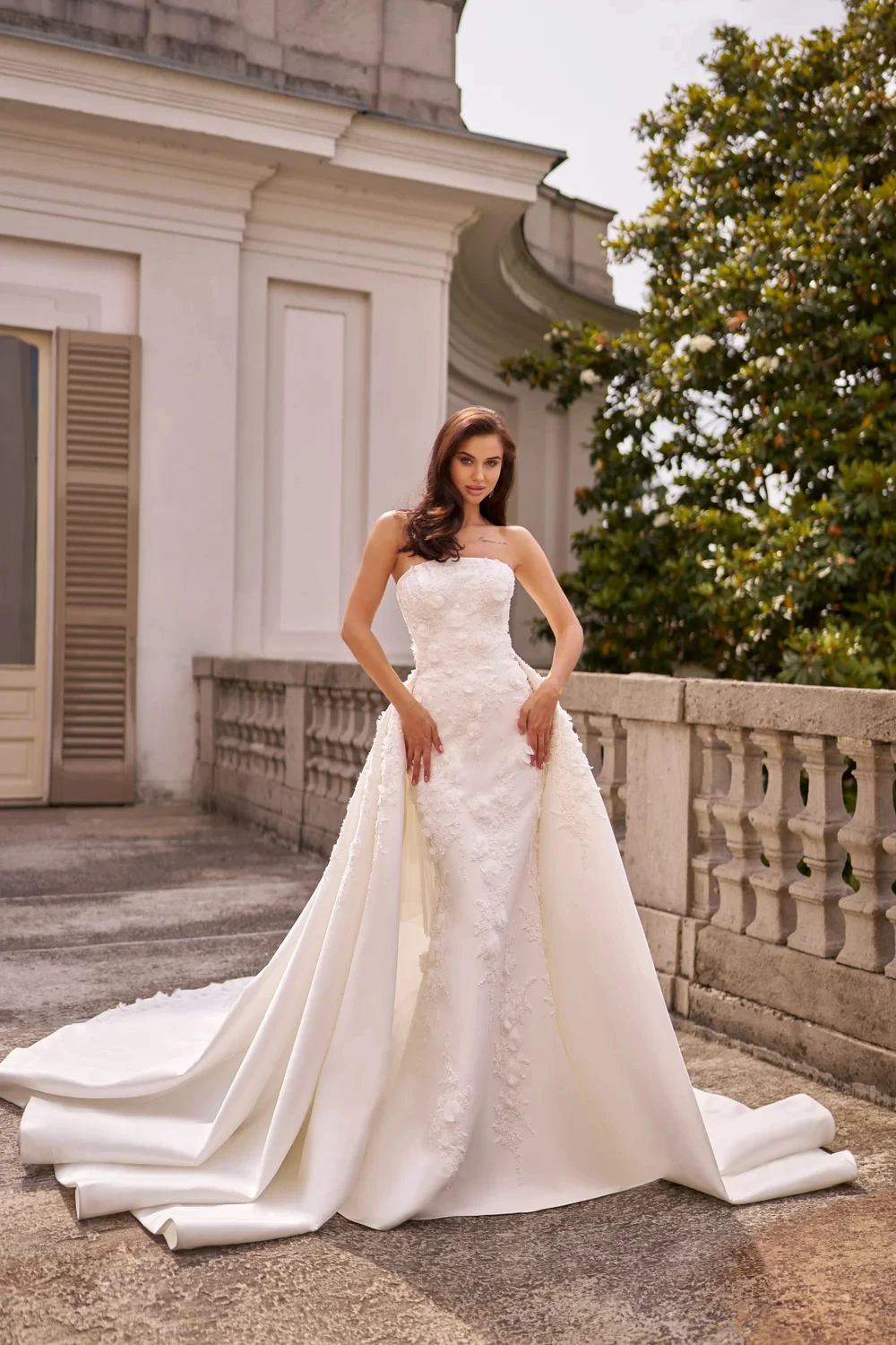 

Elegant Strapless Sleeveless Women Wedding Dresses Elegant Lace Print Bridal Gowns Formal Occasion Vestidos De Novia Customized