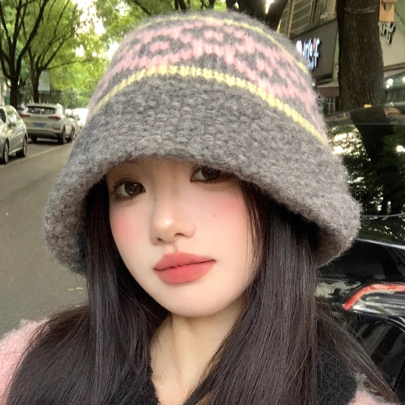 

Fair Island Style Retro Jacquard Knitted Bucket Hats for Women Winter Warm Versatile Fashion Contrasting Color Plaid Basin Cap