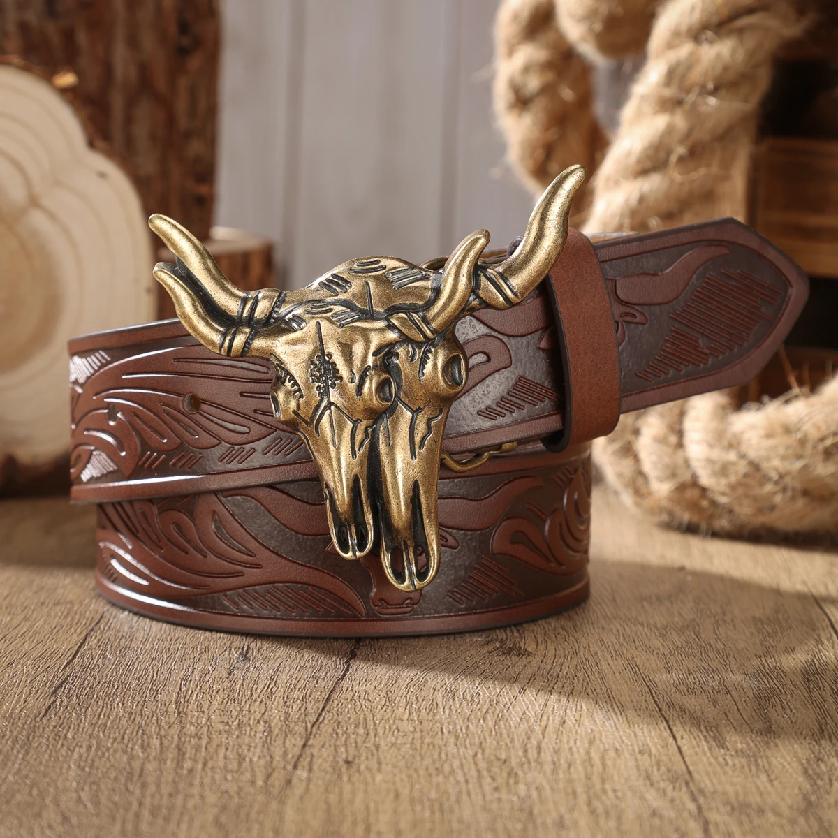 A PU Belt Suitable for Both Men and Women, Combining the Style of Western Denim and Retro, Is Perfect for Daily Casual Outings