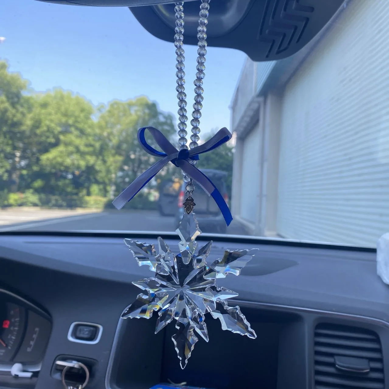 

Snowflake Crystal Car Hanging Pendant Frozen Style Auto Rearview Mirror Ornament Interior Decoration Small Gift