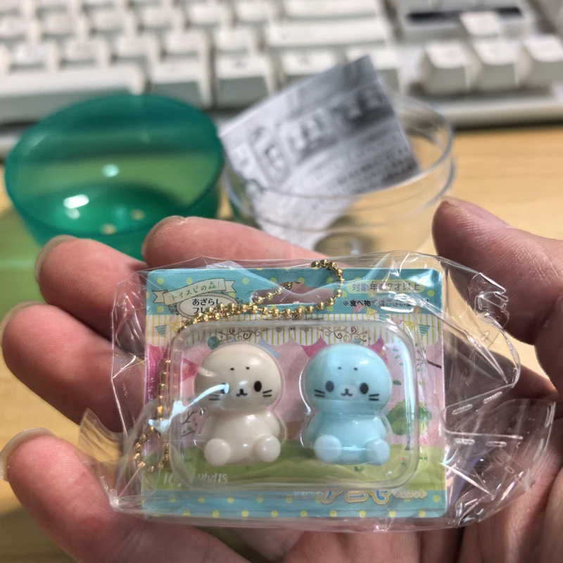 Giocattoli Spirits Gashapon Figura Anime Miniatura Cute Apple House Animale Modello in scatola Keychian Figurine Capsula Doll Mini Modello