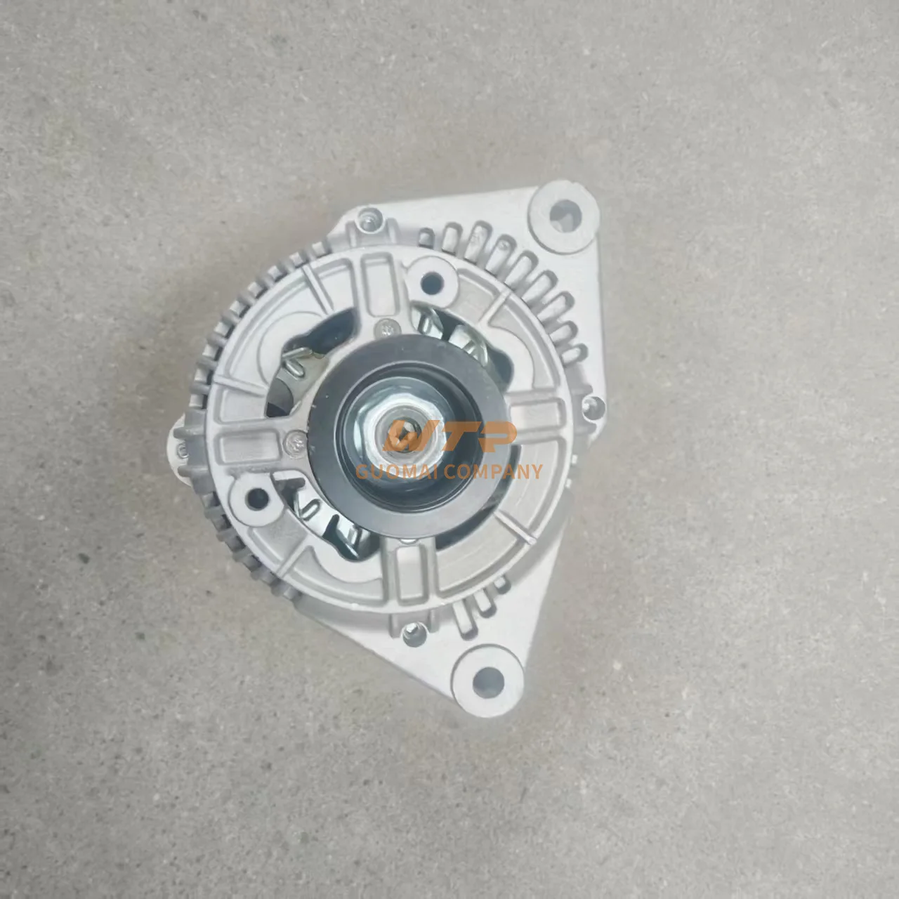 

Новый OEM 0101545102 Генератор переменного тока 12 В 120 А подходит для грузовиков M-B W202 класса C с сертификацией CE и ISO