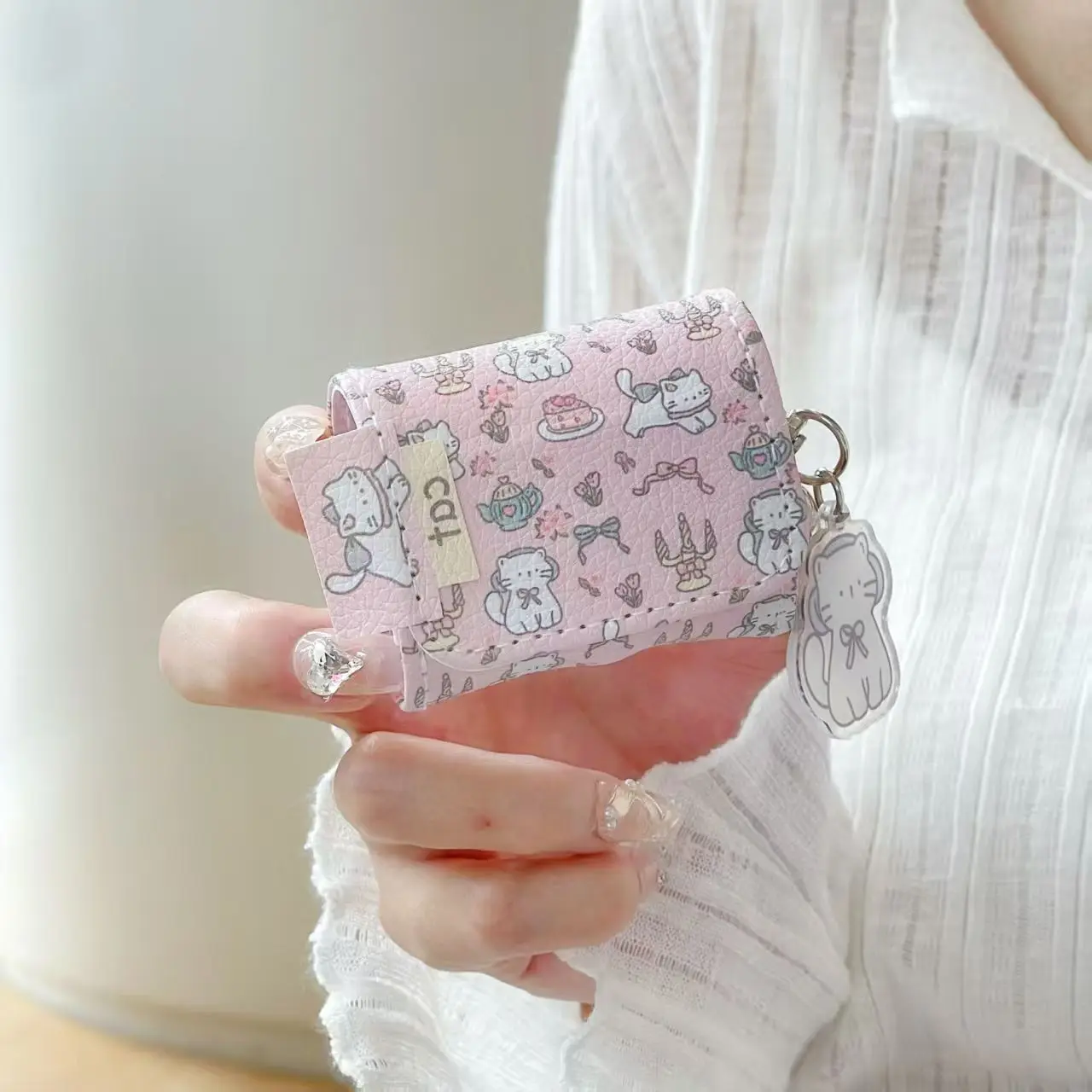 

Cute Leather Bow Cat Anti Fall Wireless Bluetooth Earphone Case Suitable for Airpods pro3 1 2 3 4 Fashion Earphone Accessories