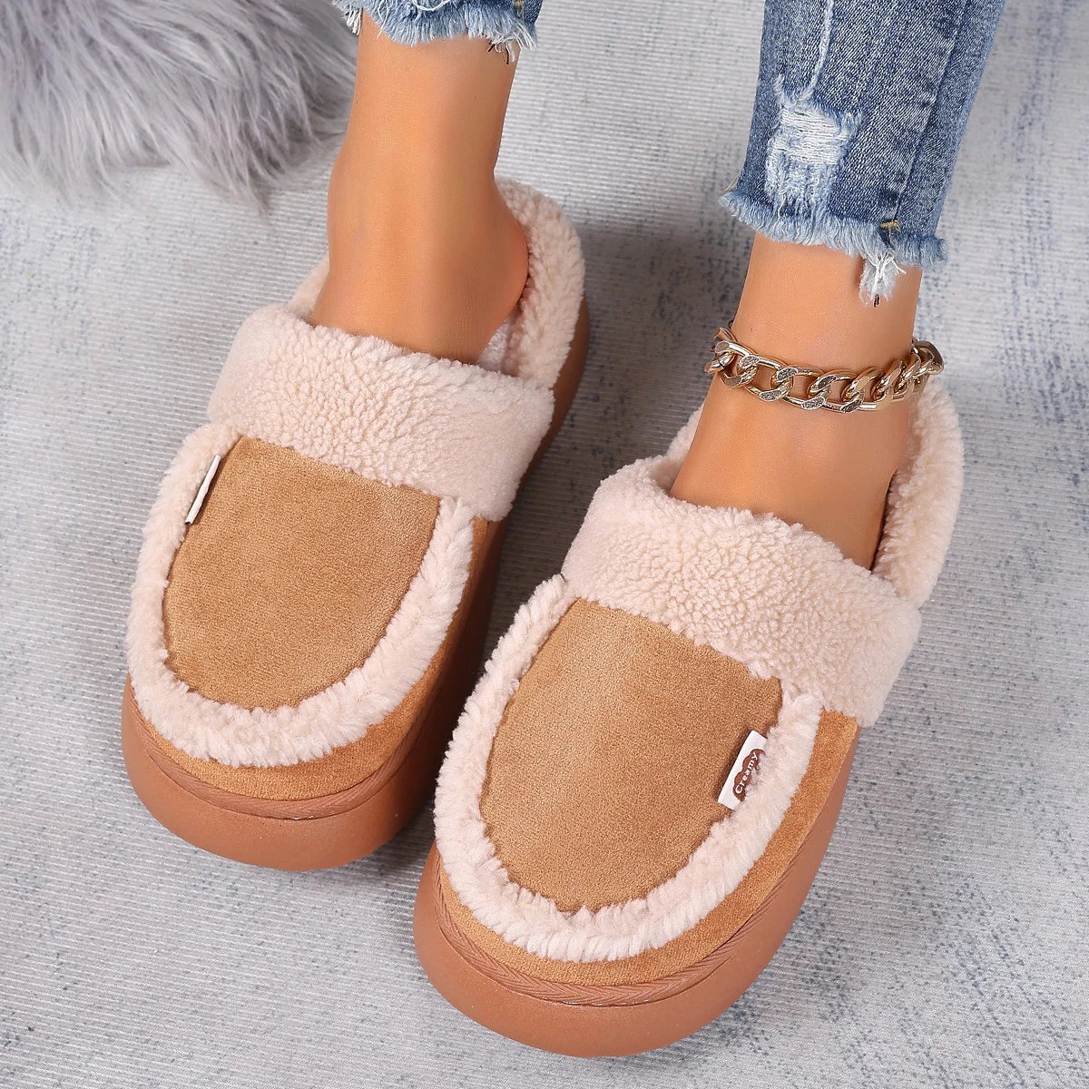 2025 النساء نعال مسطحة جديد الانزلاق على أحذية منصة النساء رئيس مستدير مريحة الشتاء نعال من القطن الشرائح كبيرة الحجم النساء