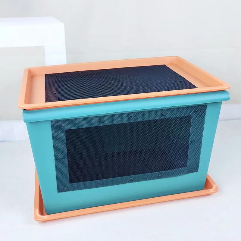 special-feeding-box-for-crickets-ventilated-plastic-breeding-box