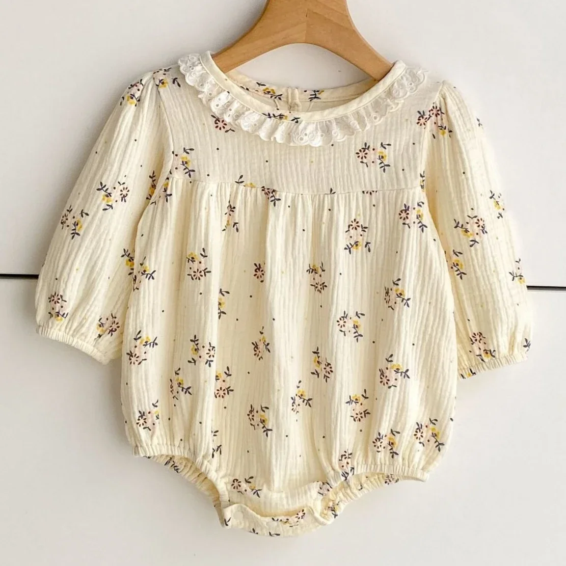 

Детский комбинезон для девочек 2025: Новинка весна-лето, милая и очаровательная детская одежда с кружевным воротником и цветочным принтом, повседневный, простой