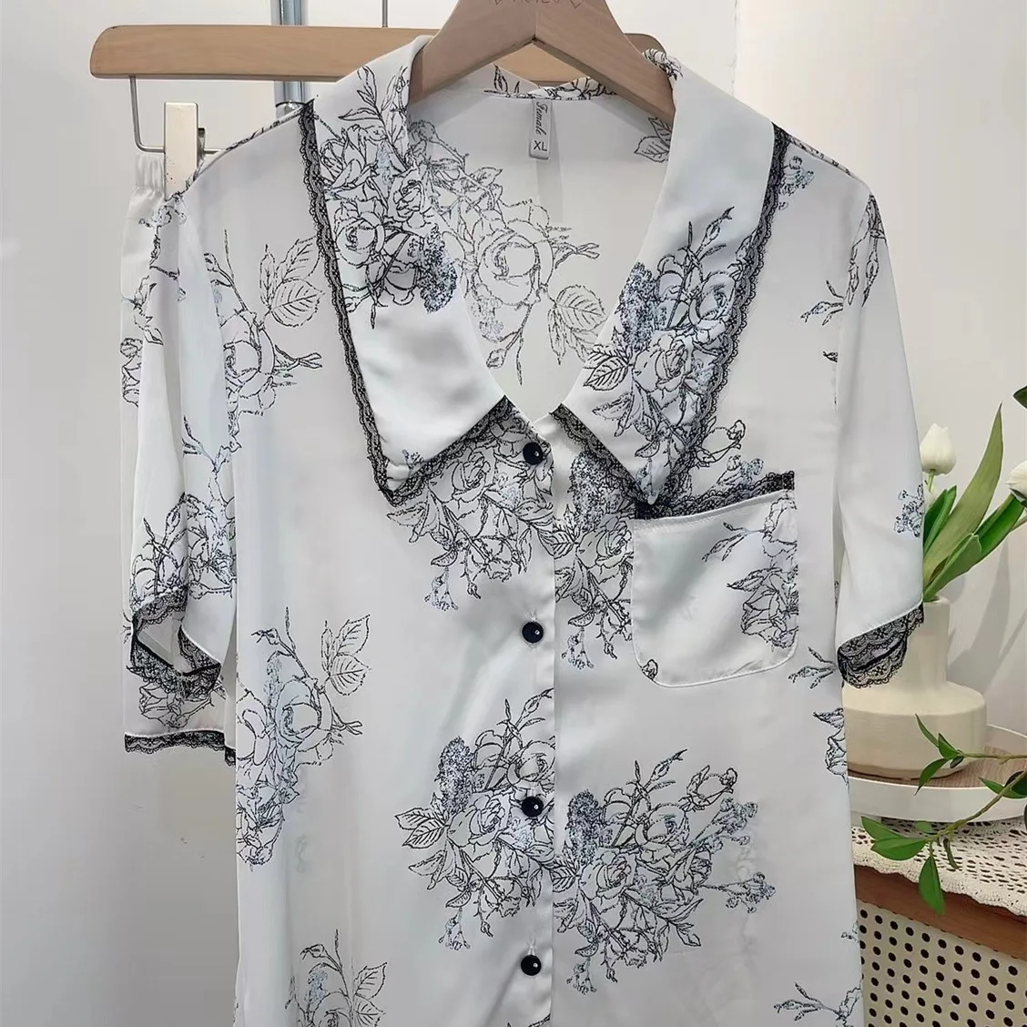 

Летний женский пижамный комплект из ледяного шелка: пижама, домашняя одежда, интимное белье, рубашка с принтом и брюки