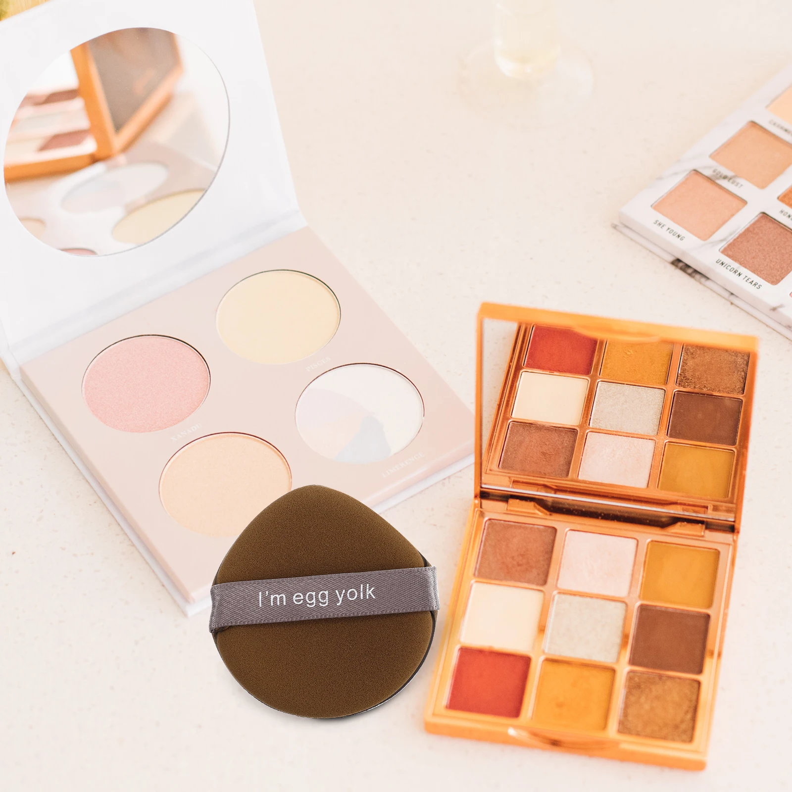 12個入り両面パフスポンジ、顔・体用パウダーパフ、濡れた状態でも乾いた状態でも使用可能、目元・鼻周りの滑らかで継ぎ目のない仕上がり