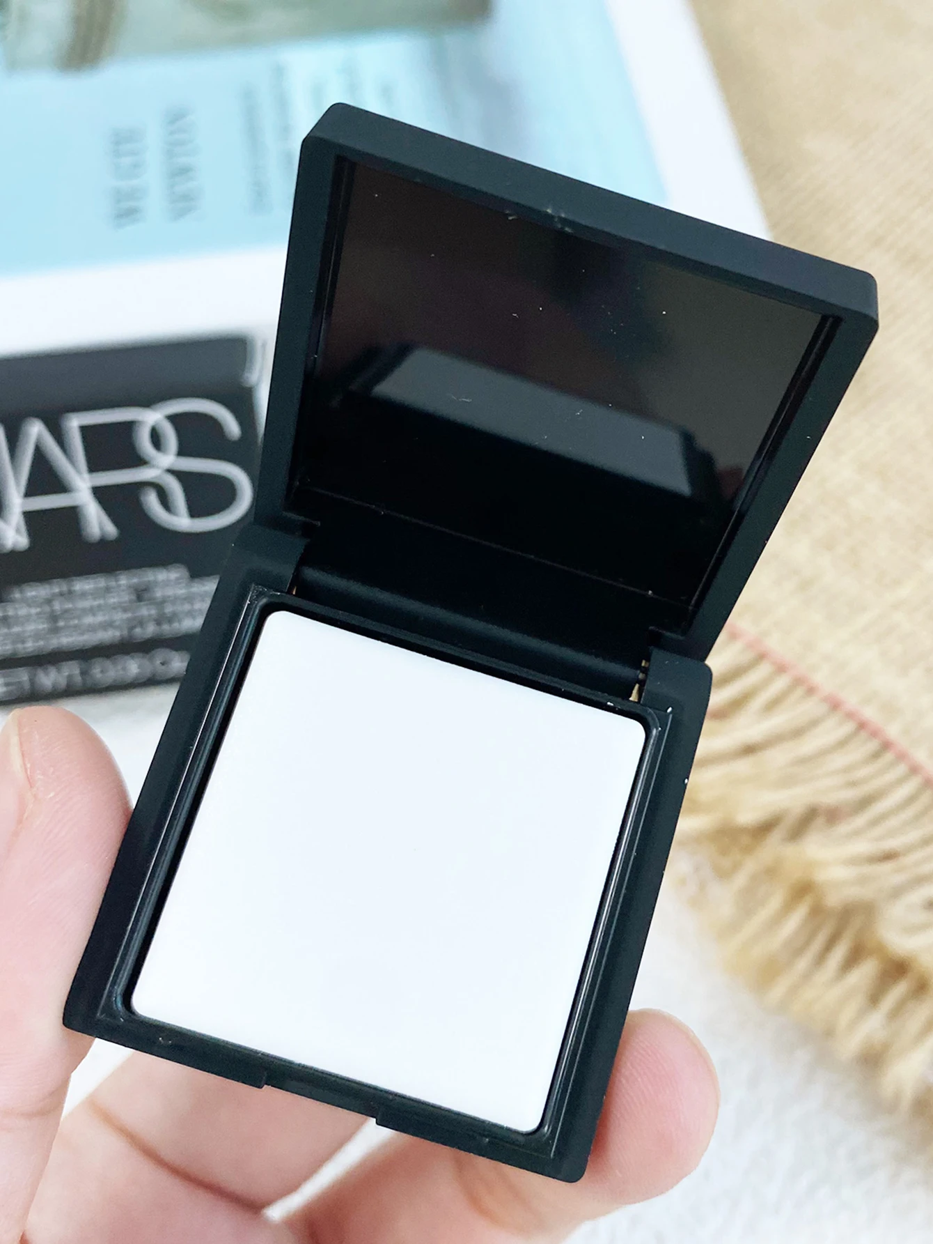 NARS LIGHT REFLECTING SETTING POWDER-PRESSED 1.8g