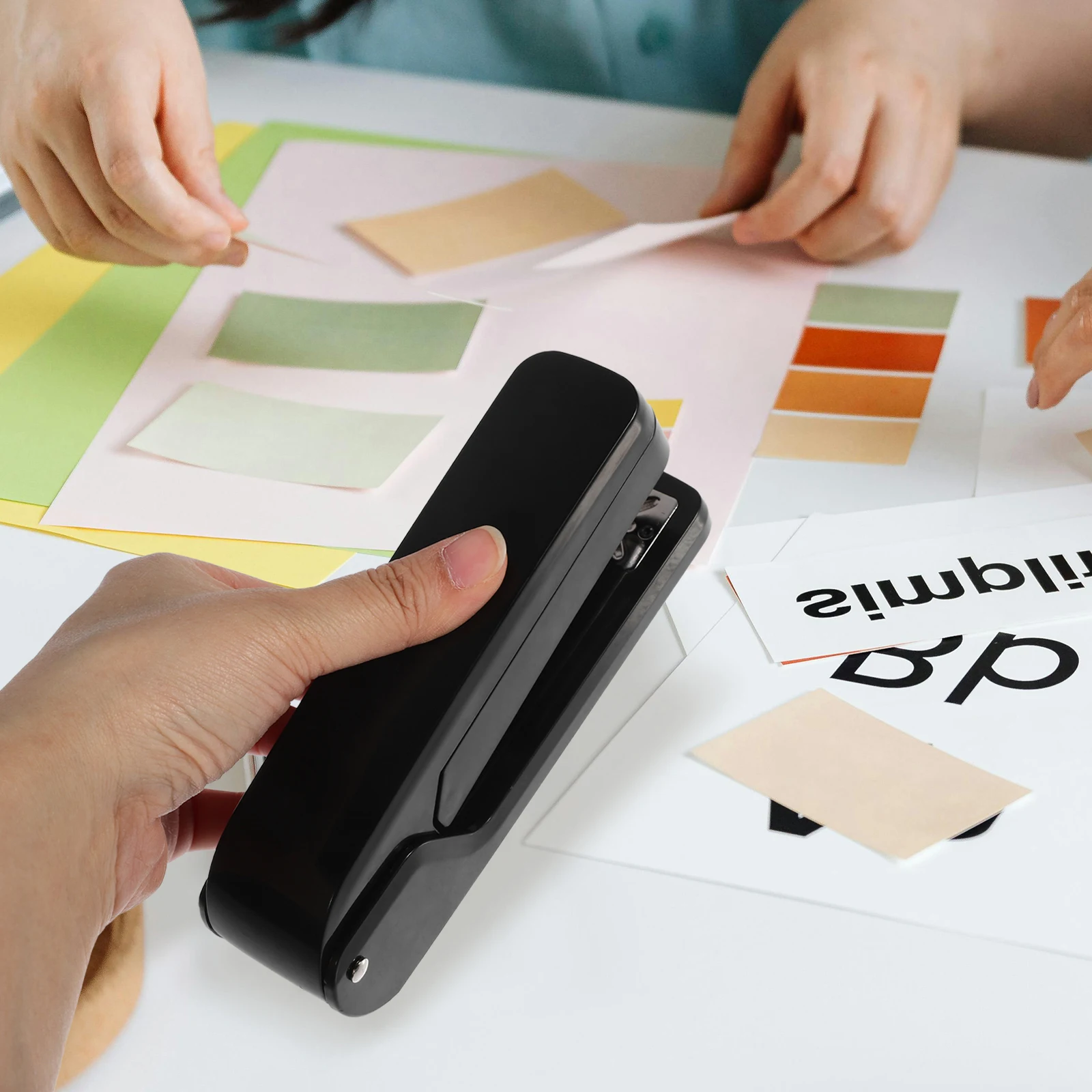 Rotating Stapler 360 Degree Multi Function Office Desk Stapler Paper Binding Portable Staples Holder for Home School