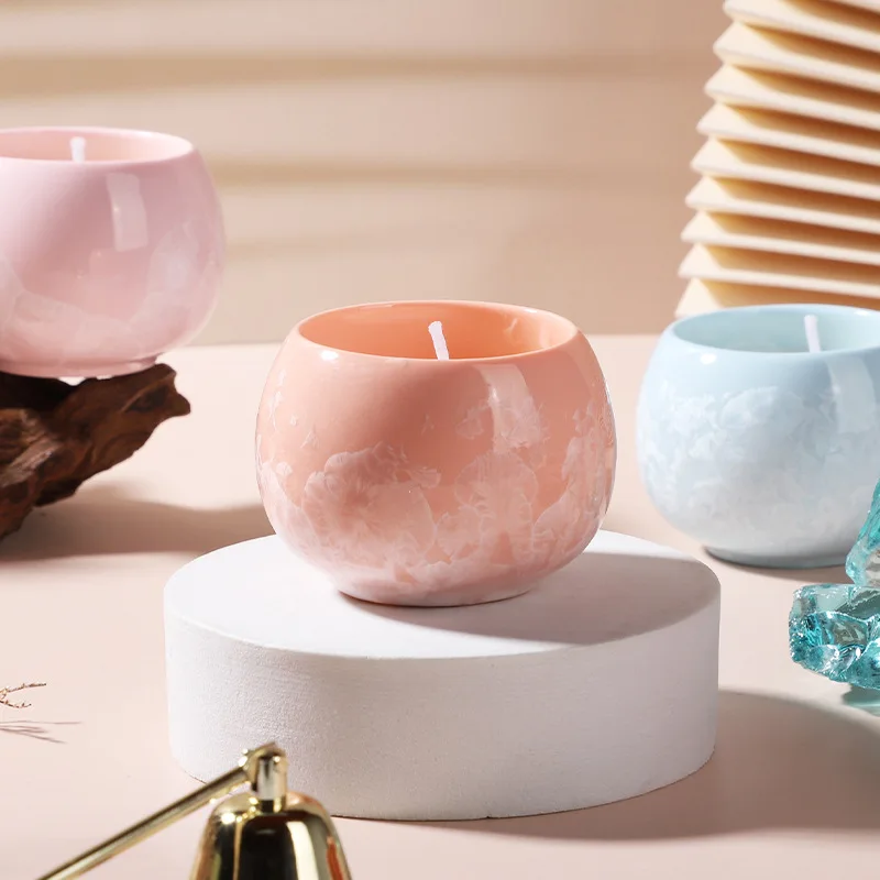 

High-end exquisite ceramic cup scented candle, pot wax, smokeless soybean wax. Exquisite holiday birthday gift, hand gift