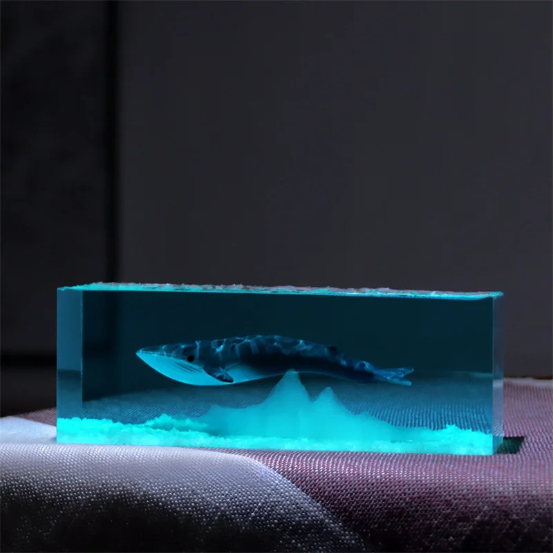 15*5*5cm cartoon blue whale epoxy resin  decoration toy electric night light iceberg Humpback whale collection model