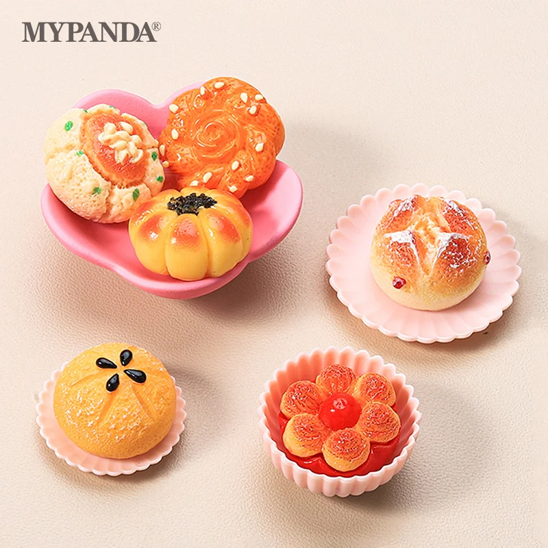 

6pcs Dollhouse Mini Three-dimensional Pattern Bread Model Dolls House Decoration