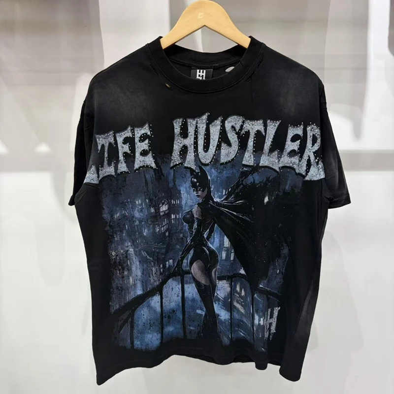 Vintage Farbverlauf T-Shirt mit Angepasstem Geflügeltem Engel-Print und Strass, Gothic-Style Übergroßes Hip-Hop Herren-Baumwollshirt für den Sommer – Detail 2