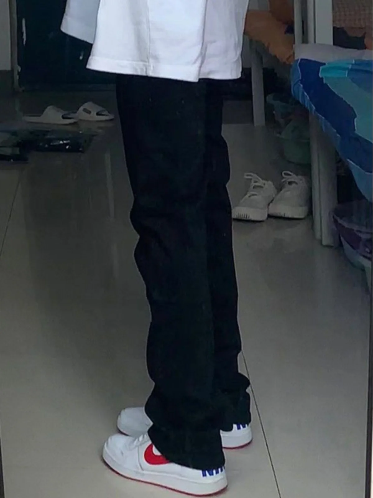 جينز نسائي عالي الخصر مستقيم الساق مبطن من قماش الدنيم بنطلون فضفاض مناسب للتخسيس للجسم الكمثرى العصري