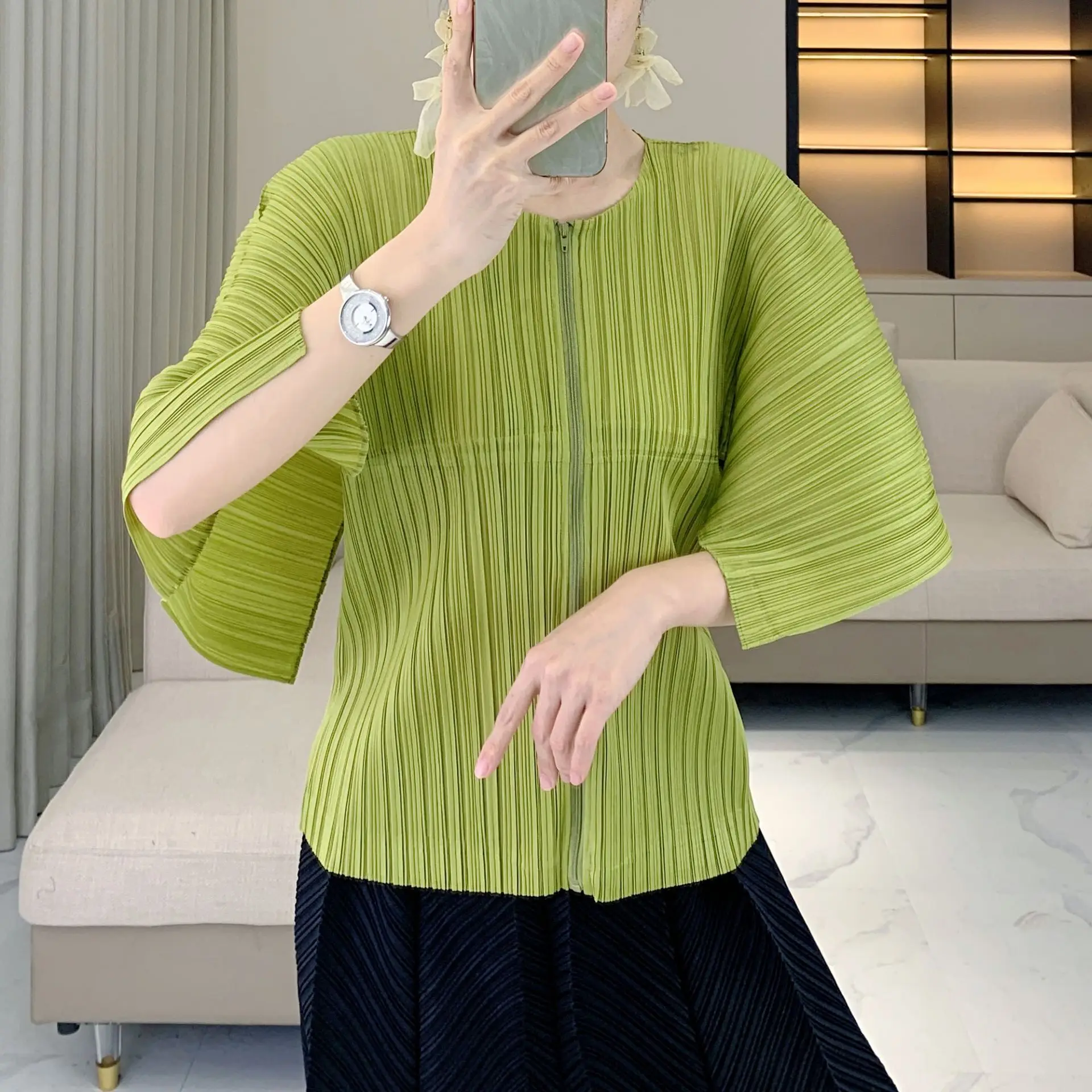 Miyake Pleated 2025 Summer New Solid Color Zipper Fashionable Round Neck Short Sleeve Top Women Casual Versatile Cardigan