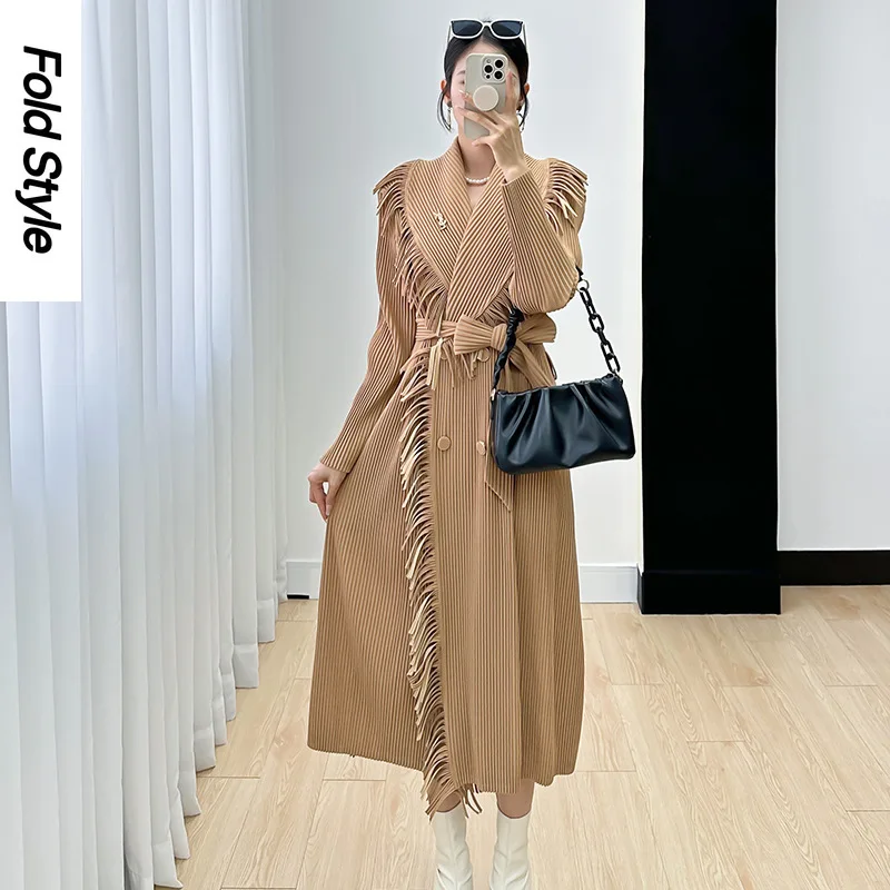 

Miyake Top Women's 2024 Spring and Autumn Season New High End Pleated Tassel Lace Up Waist Slim and Versatile Mid Length Coat