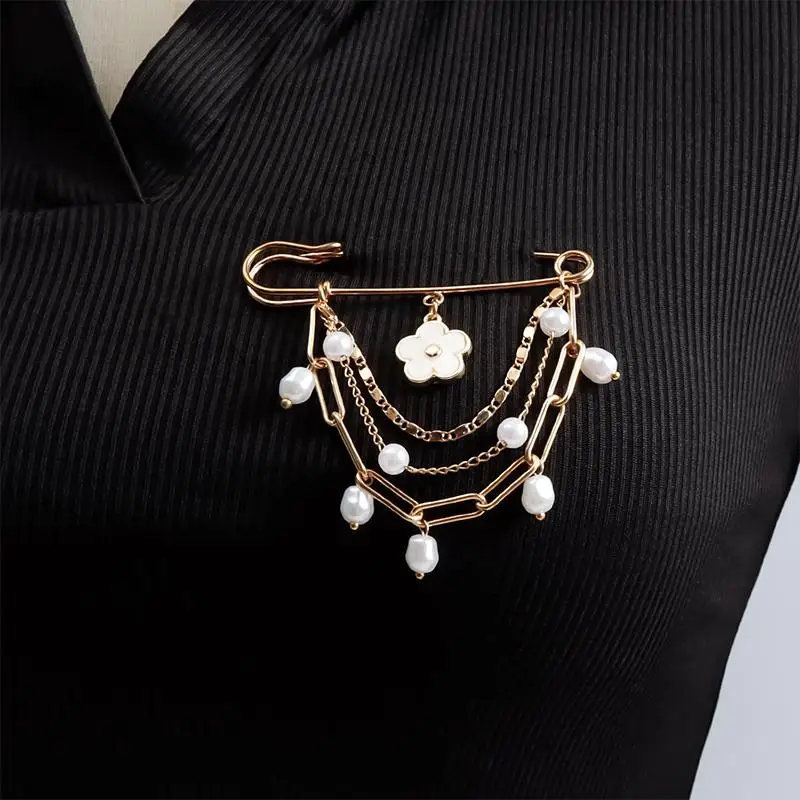 Women Pearl Chain Tassel Brooch Classic Decorative Pin Elegant Pant Waist Pendant for Coat Bag Fashion Accessory