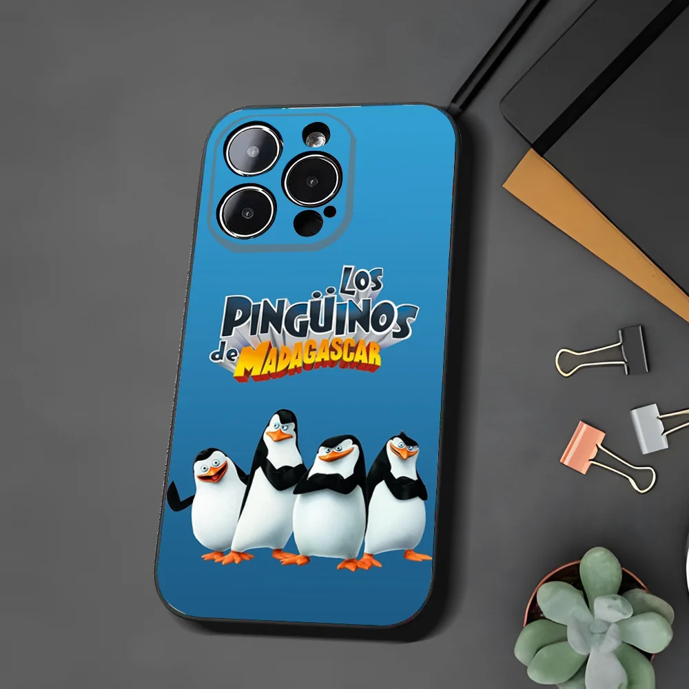 Funda de teléfono con diseño de los pingüinos de Madagascar, carcasa negra para Xiaomi 11, Redmi Note 11, 5G, 8T, 9A, 9, 10T, Note8Pro, Note 9, 12SUltra