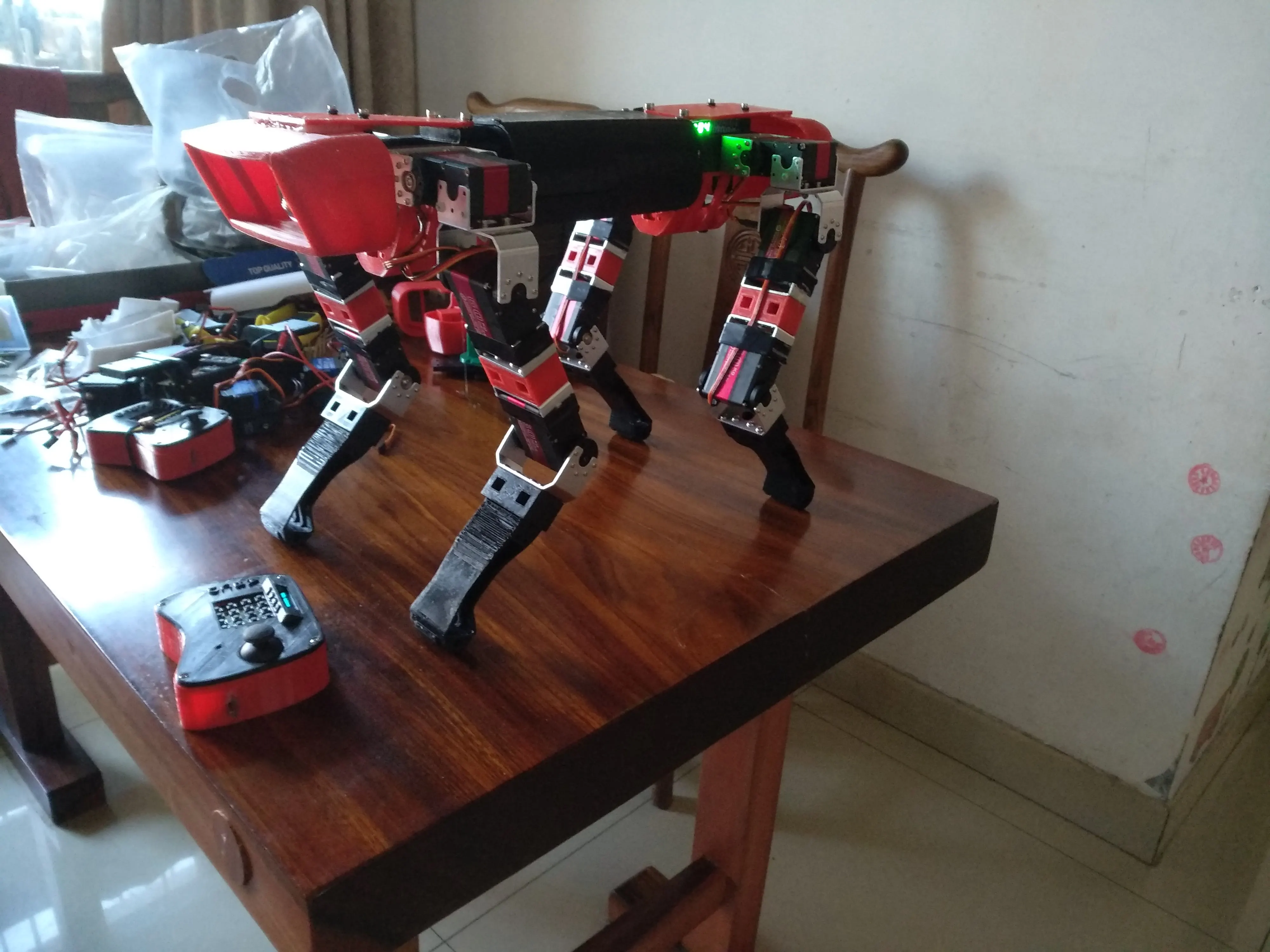 Open source 4-legged ro bot plus size four-legged ro bot dog arduino programming STEM education