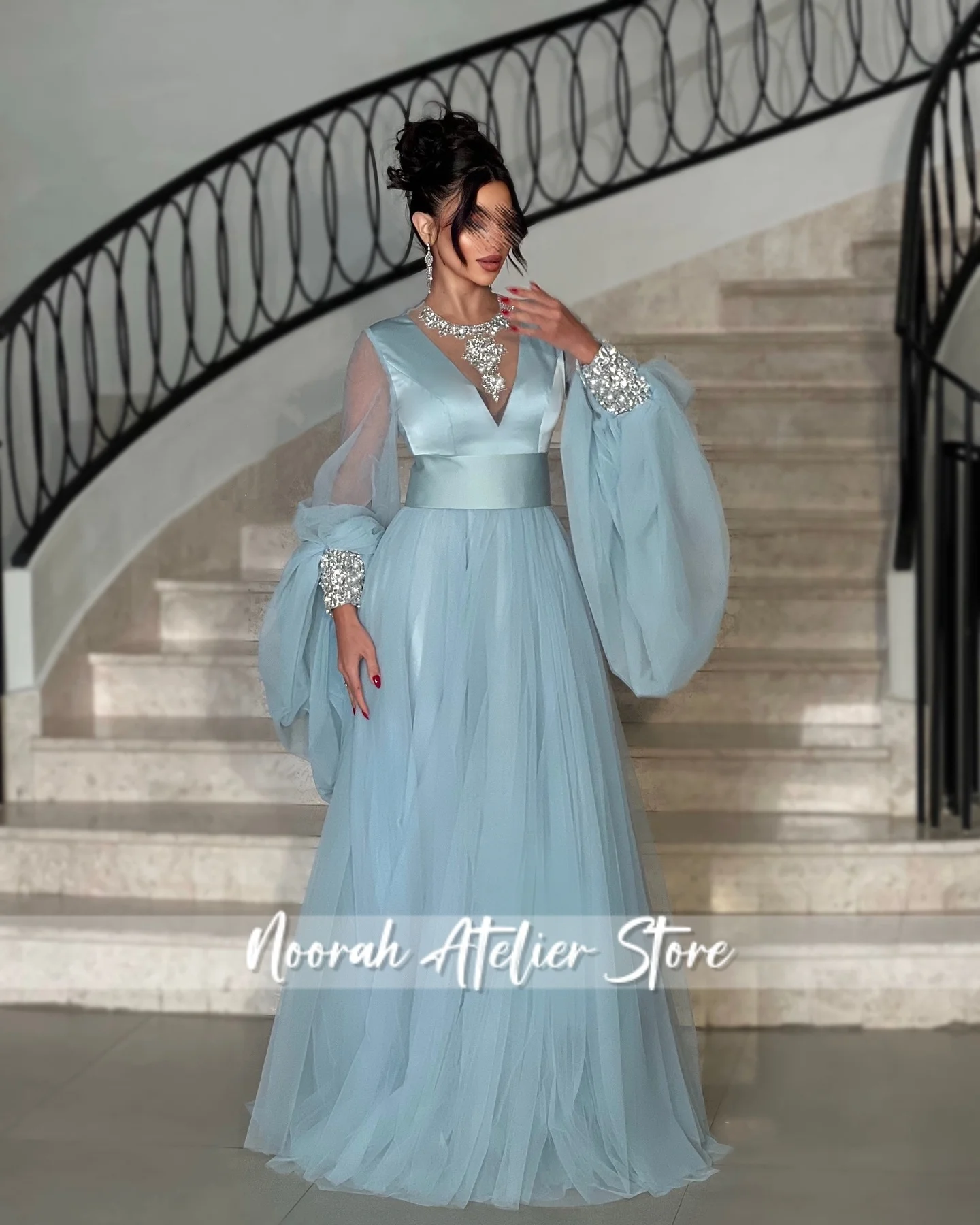 فساتين سهرة فاخرة أنيقة باللون الأزرق السماوي V N إسلامية بيبلوم 2025 دبي الوهم بأكمام طويلة فستان حفلات مخصص