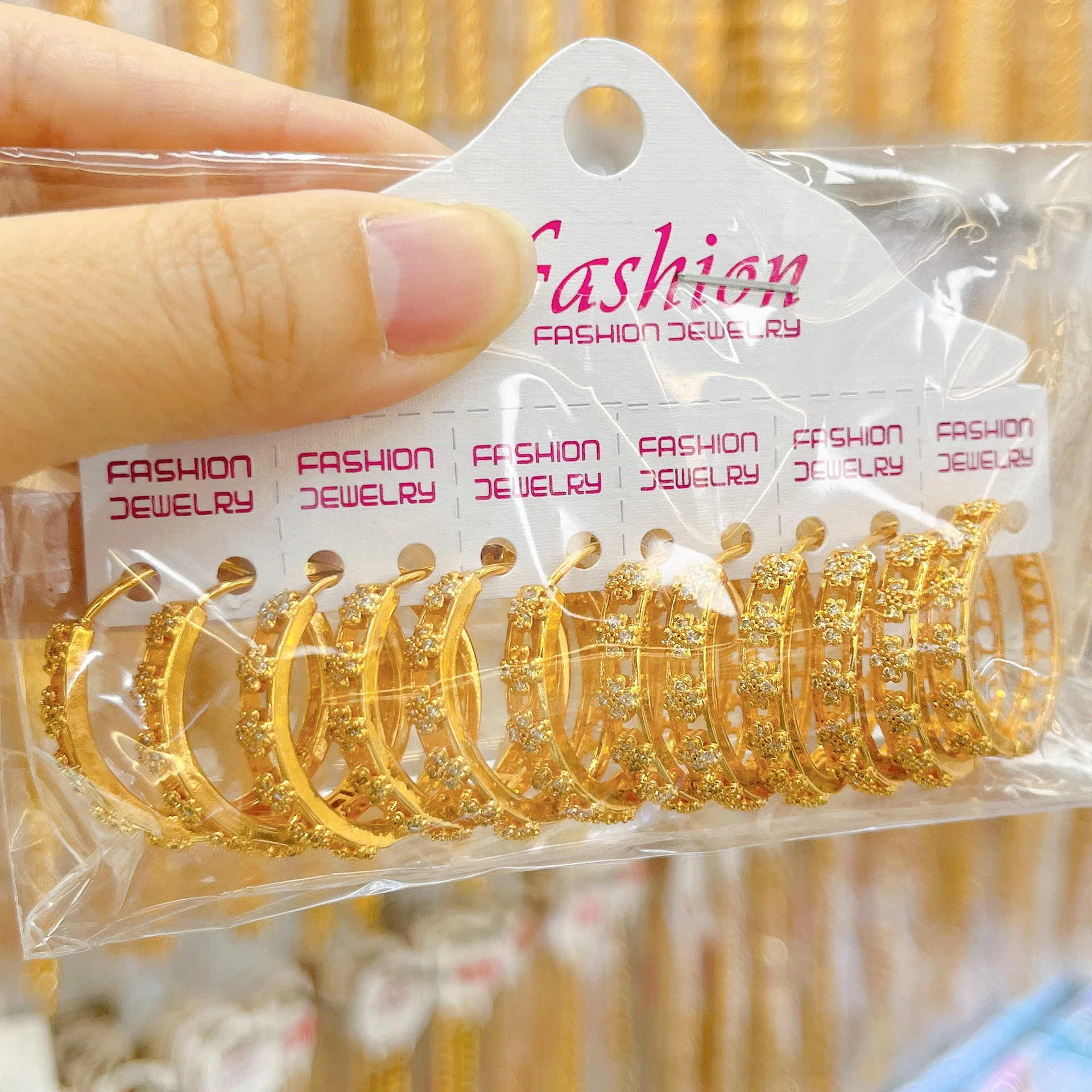 12 Pairs Round Hoop Earring Set Gold Plated Copper Women's Fashion Jewelry Accessories Gold-plated copper earrings with zirconia