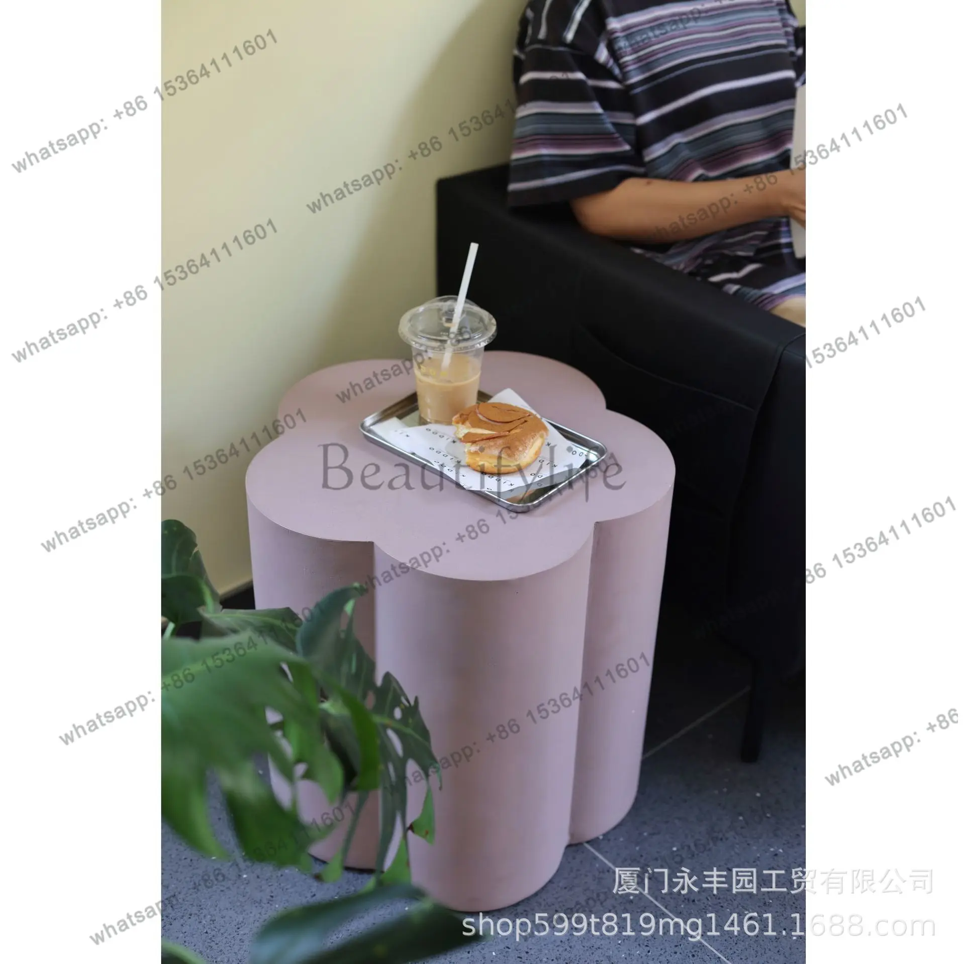 Zj. Movable modern art minimalist dopamine coffee table retro cute