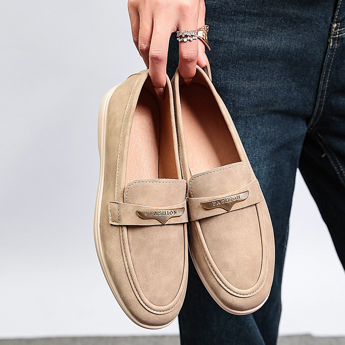 Frühling Herbst Damen Wildleder-Loafer Schuhe Runde Zehenkappe mit Metall-Dekor Plateau Dicke Sohle Slip-on Lässige Bequeme Alltagsschuhe – Detail 7