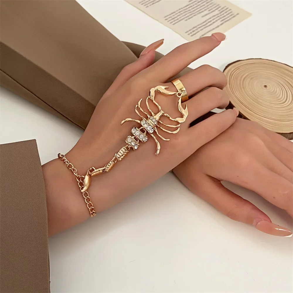 Exquisite Scorpion Hand Chain Bracelet for Women Micro inlaid Zircon Stone 3D Scorpion Bracelet Single Dropshipping