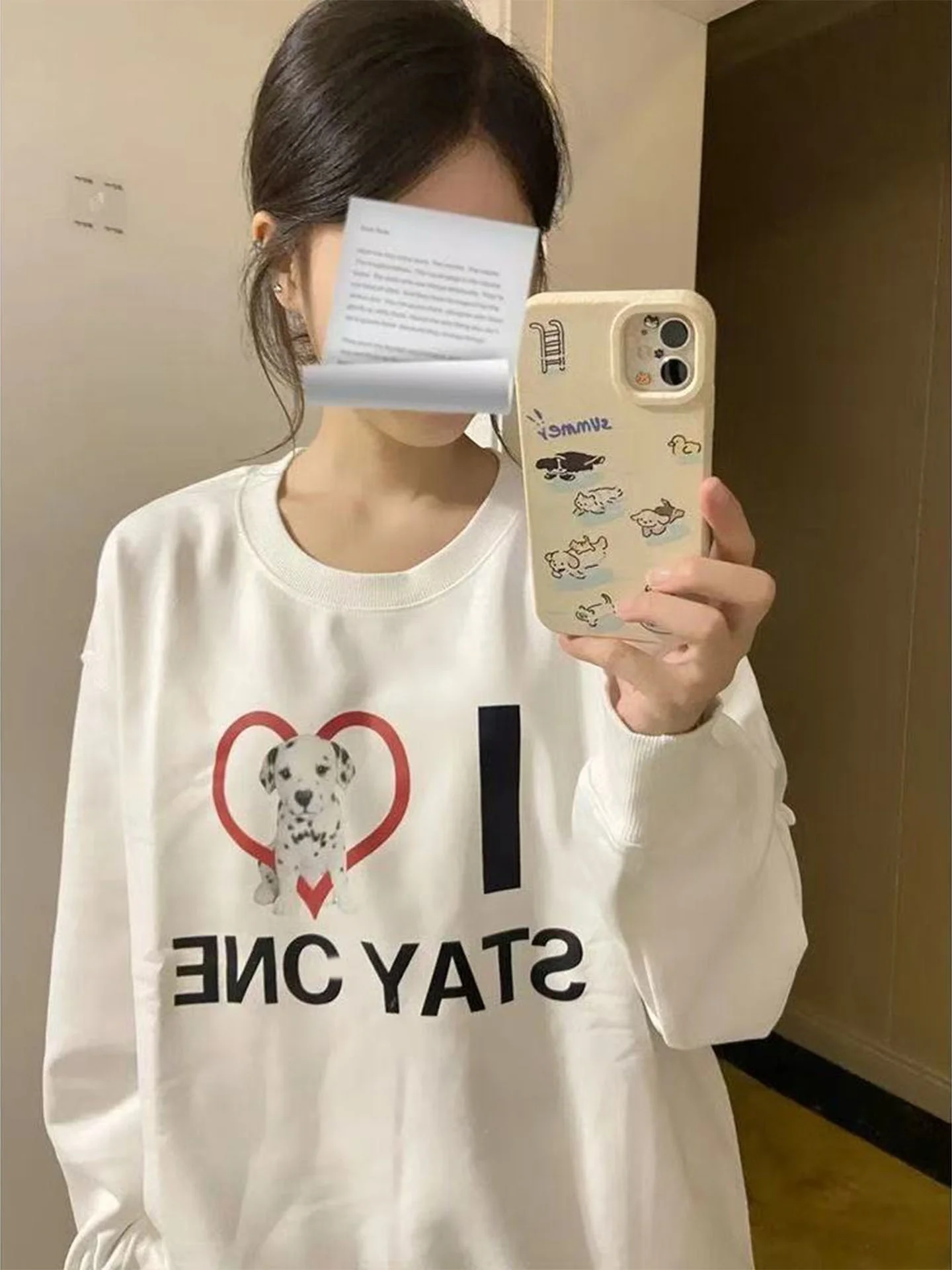 

Ретро-свитшот в американском стиле, белый, с круглым вырезом, осенний, новый, свободный, в стиле оверсайз, с принтом собаки, с длинными рукавами, женский топ