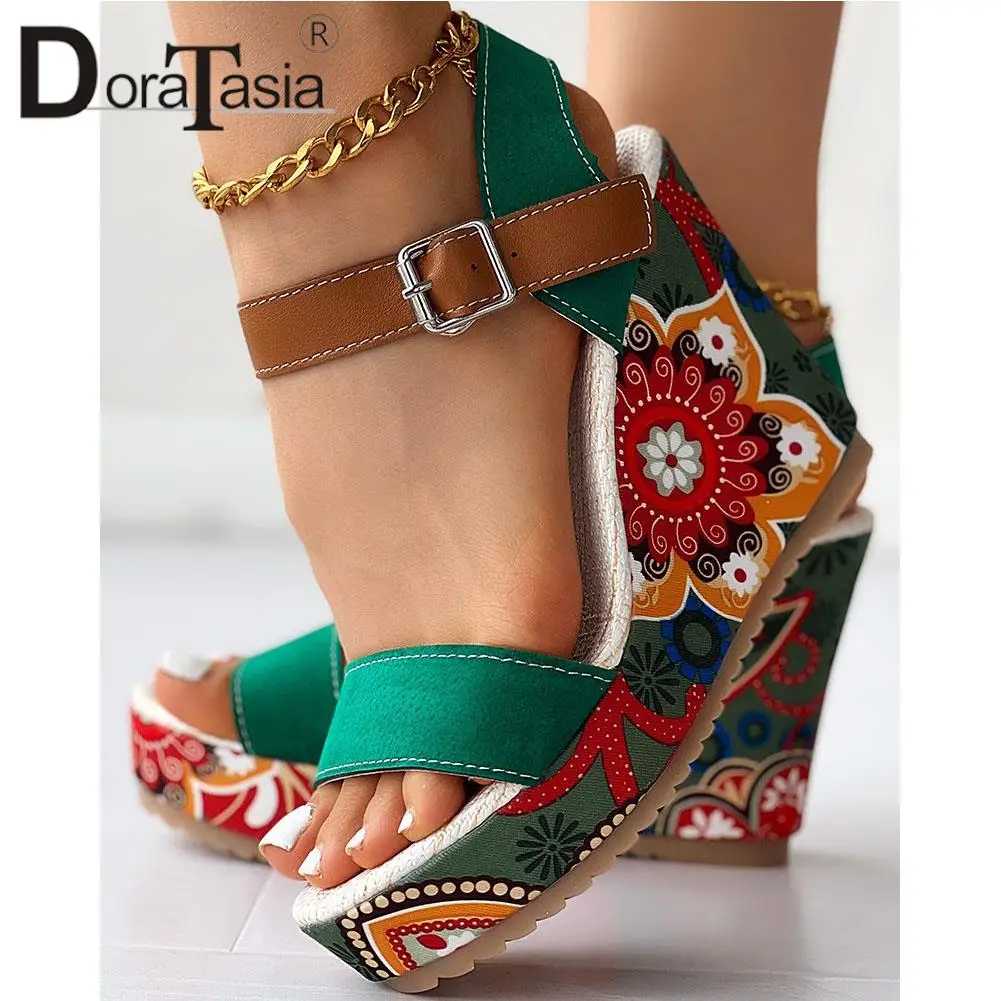 Brand New Female Platform Buckle Sandals Fashion Floral Print Wedges High Heels women\'s Sandals Casual Party Woman Shoes