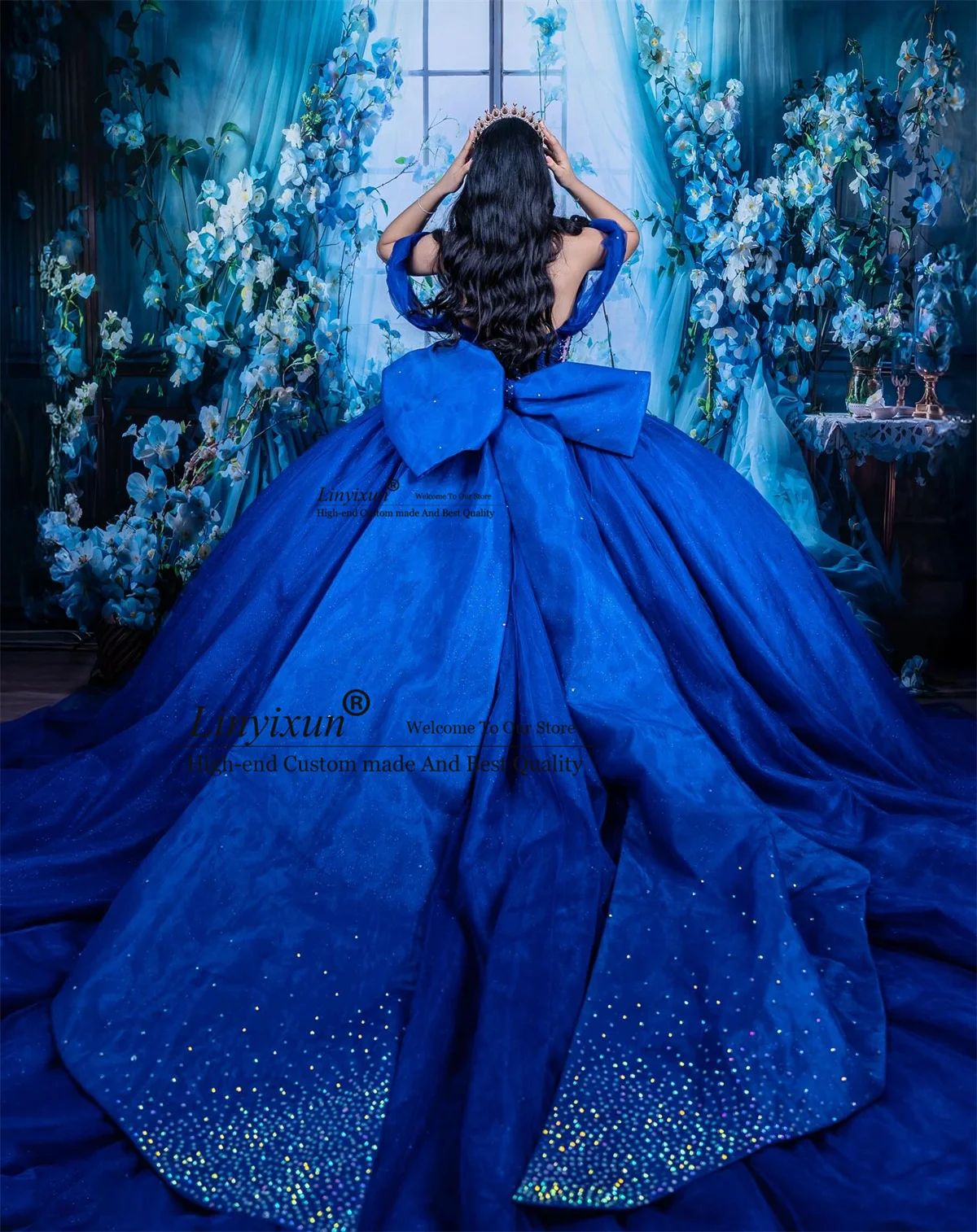 ชุดเดรสออกงานแบบเปิดไหล่สไตล์เม็กซิกันสำหรับงาน Quinceanera  ชุดราตรีแบบสั่งตัดสำหรับงานฉลองอายุ 15 ปี  ชุดบอลกาวน์เจ้าหญิงประดับลูกปัดและงานปัก  ชุดคอร์เซ็ทสำหรับงานฉลองอายุ 16 ปี