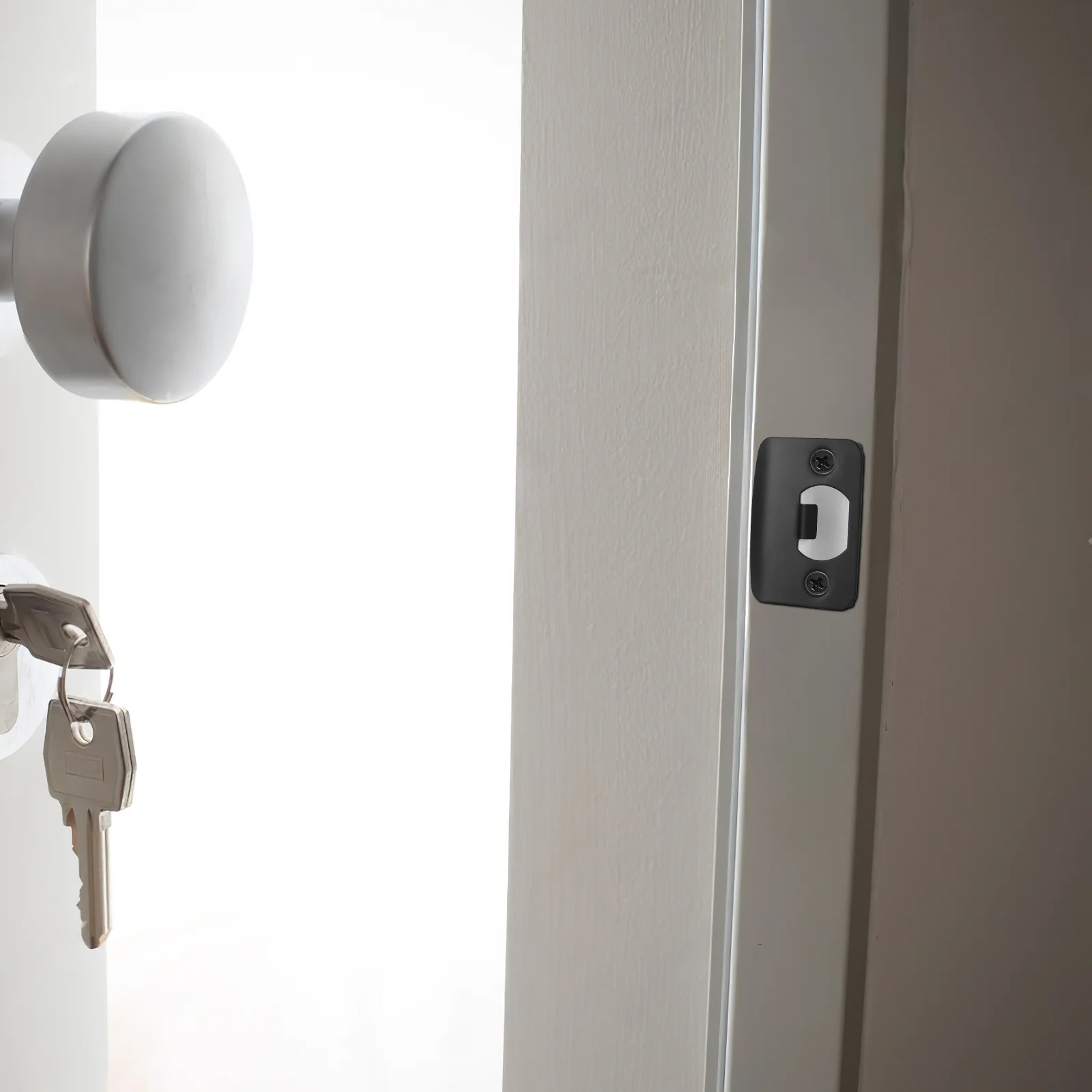 4 szt. Osłona zamka zatrzaskowego ze stali nierdzewnej, płyta zabezpieczająca drzwi dla zwiększonej bezpieczeństwa i trwałości, łatwa instalacja, do domu i biura.