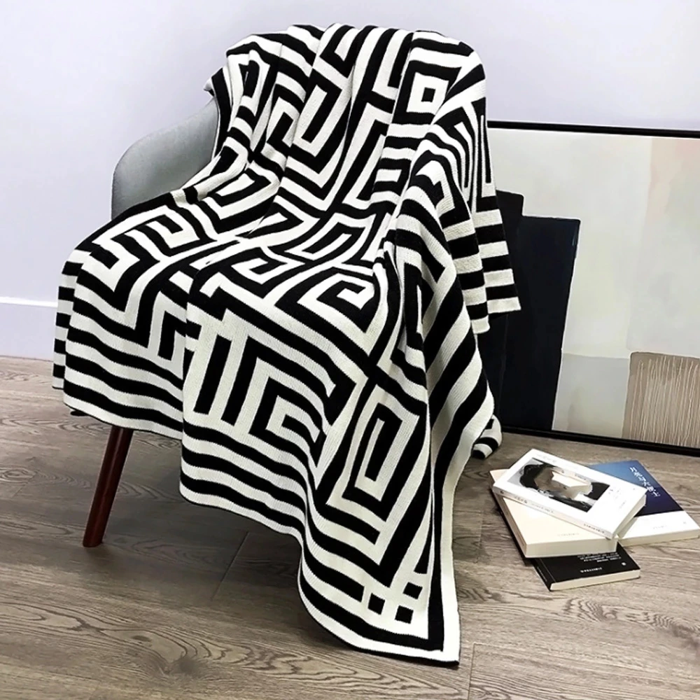 Nordic Home Knitted Blanket Acrylic Cashmere Office Sofa Air Conditioning Striped Blanket Comfortable Portable Airplane Blanket