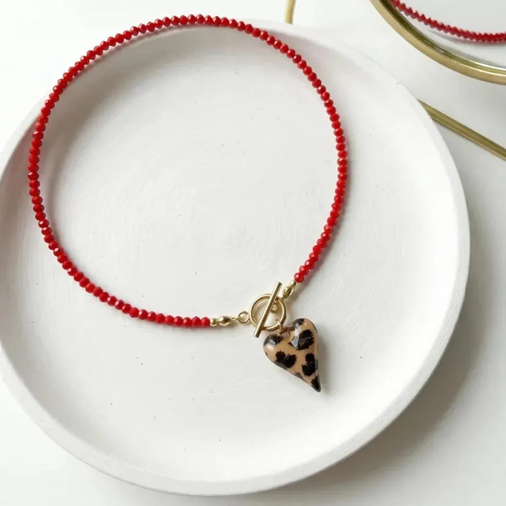 Retro Geometric Creative Leopard Heart Pendant Necklace 2026 Simple Sweet Red Crystal Beaded Girl Fashion Charm Jewelry