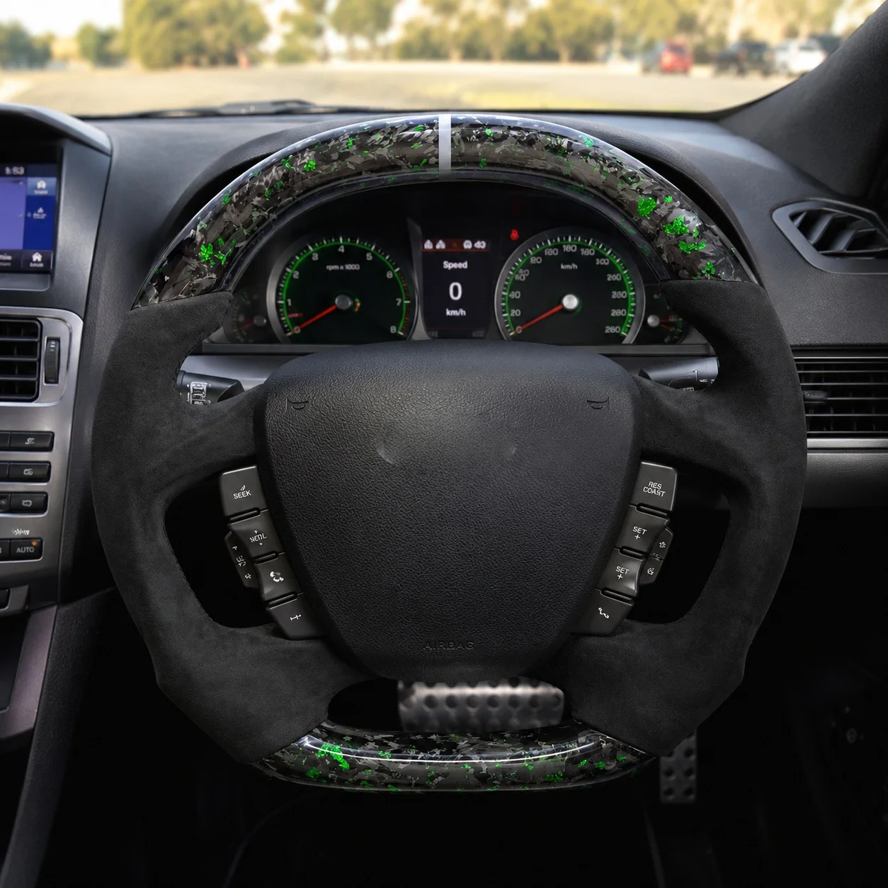 Green Flake Forged Carbon Fiber Steering Wheel For Ford Falcon FG XR6 XR8 XR6 Turbo Alcantara Custom