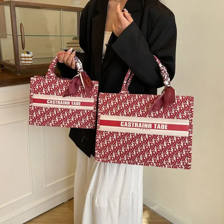 

Famous Designer Unique Minimalist Leather Diaper Bags For Women Luxury Elegant Large Capacity Crossbody Bag Vintage Stylish