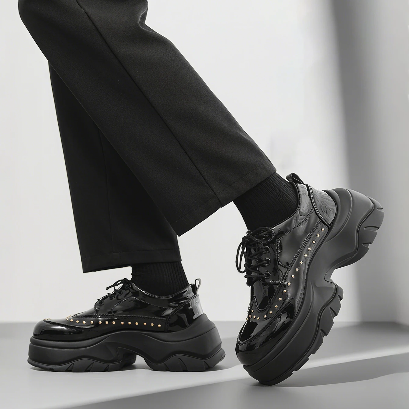 مصمم برشام الرجال الأسود فاسق الأحذية روك المرحلة نمط الدانتيل يصل نعل سميك 4.5 سنتيمتر مصعد أحذية الرجال جلد لامع حذاء كاجوال #6