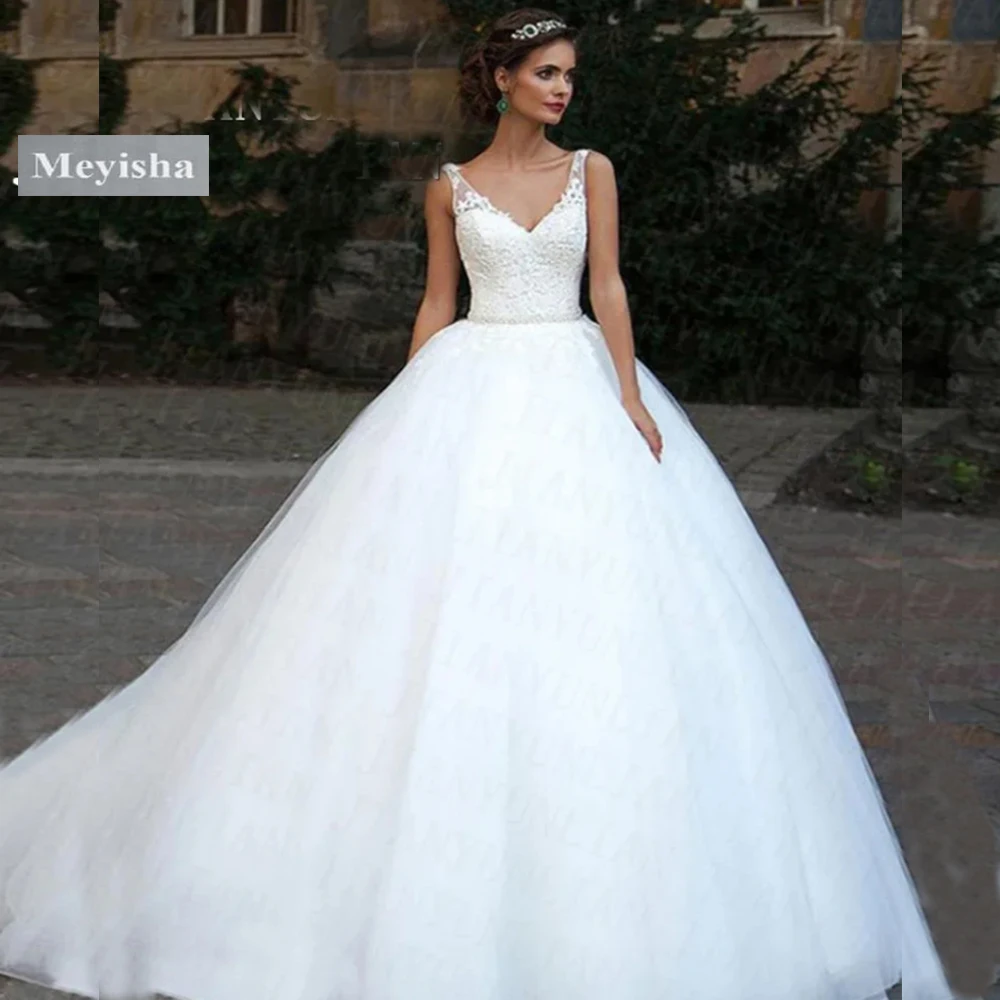Customized ZJ9428 Customized V Neck Wedding Dresses Lace Applique A Line Backless Bridal Gown Custom Plus Size Bride Dresses